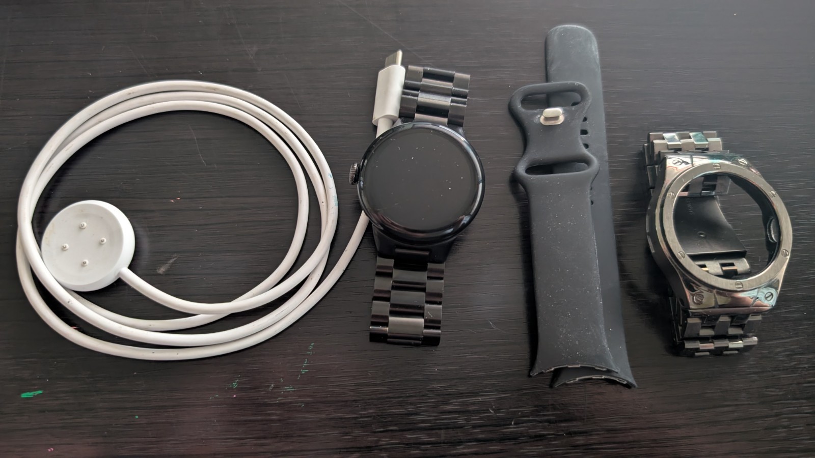 Google Pixel Watch 2 41mm Matte Black Aluminum Case with Obsidian Black Silicone