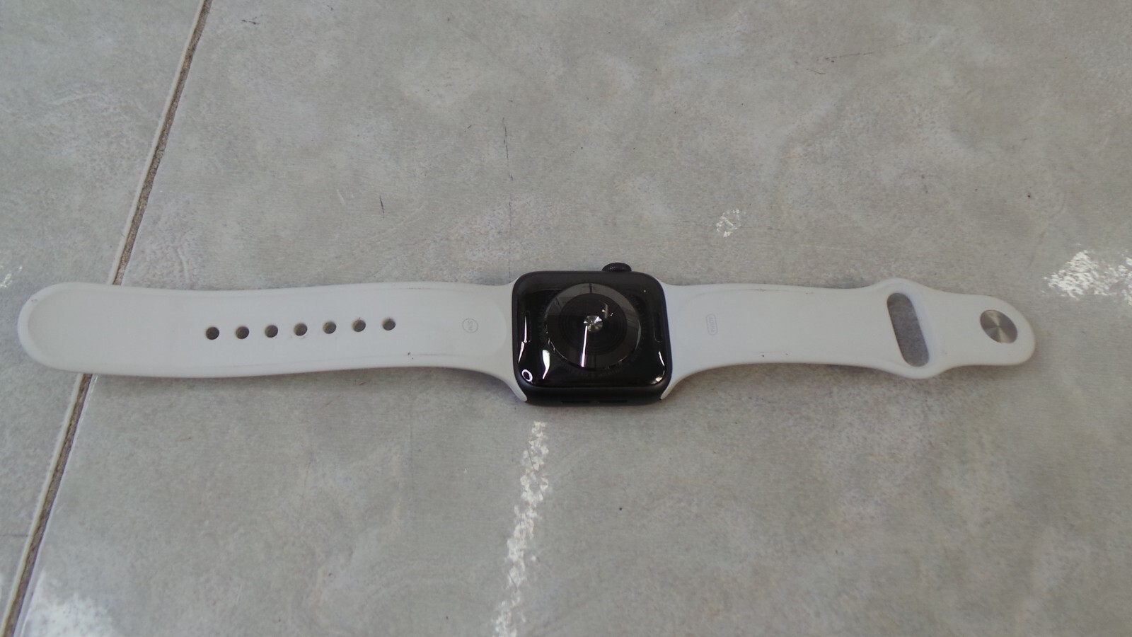 Apple Watch Series 5 40mm Stainless Steel GPS + Cellular A2094