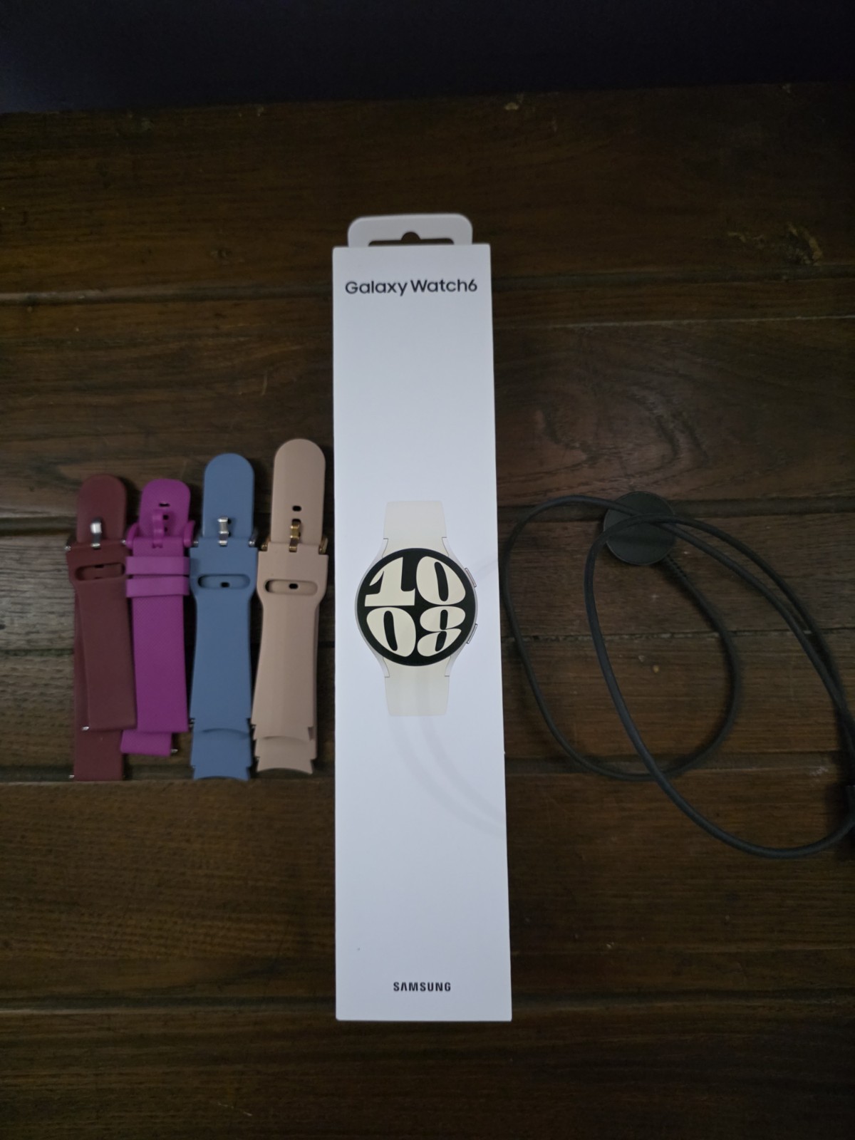 Samsung Galaxy Watch6 Bluetooth 40mm Gold Color Aluminum Case with Strap