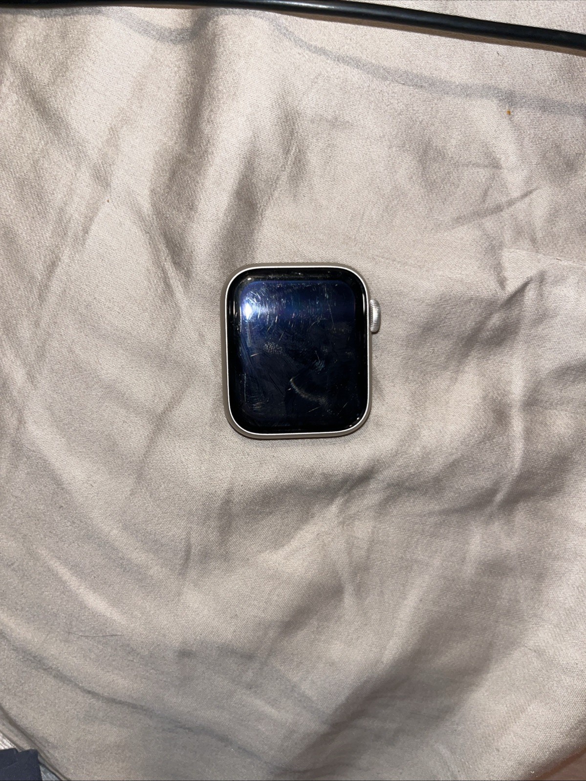 Apple Watch SE 1st Gen GPS 40mm Gold Aluminum Case MKQ03LL/A. MULTIPLE BANDS
