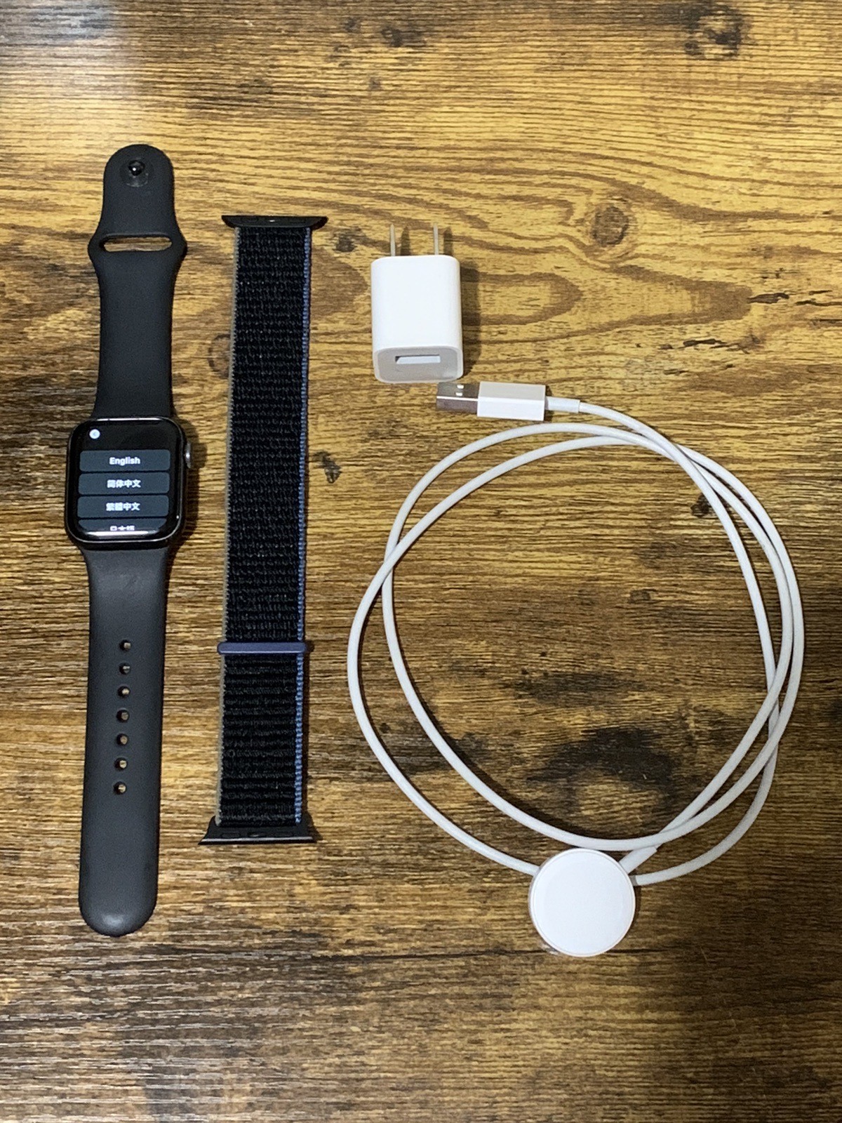Apple Watch SE 40mm Aluminum + Extra Band