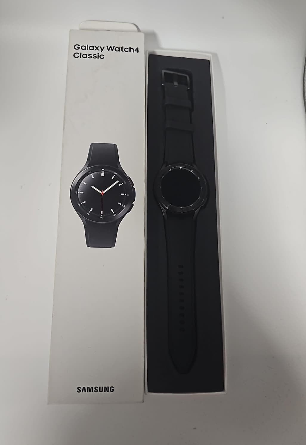 New Samsung Galaxy Watch 4 Classic 42mm Bluetooth Black Smartwatch SM-R880
