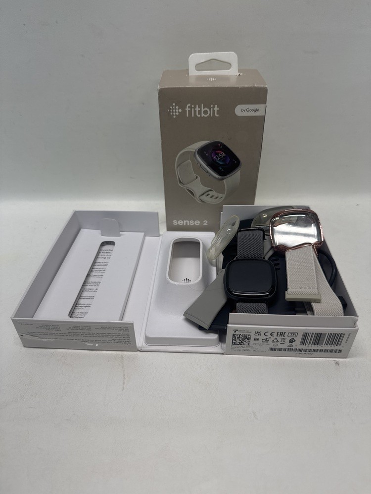 FITBIT VERSA 4 W/ Extras