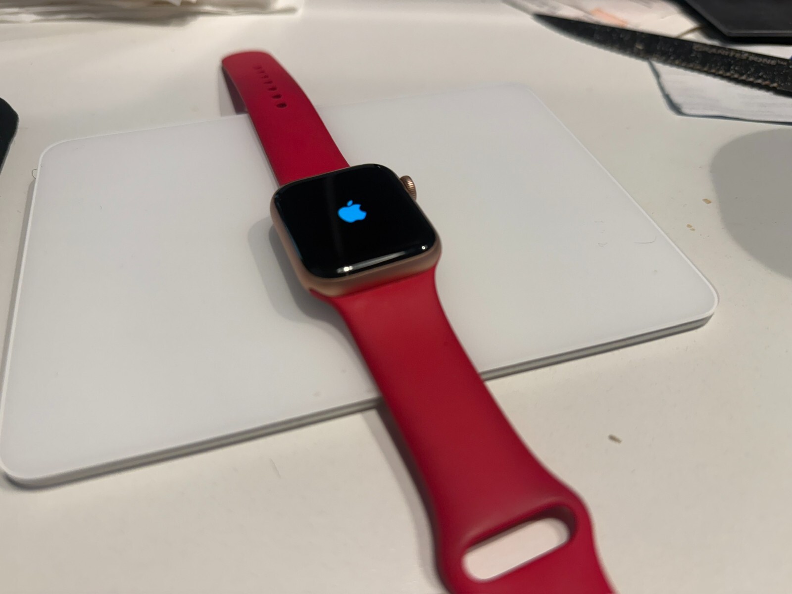Apple Watch Series 4 40mm (GPS + Cellular) Aluminum Case – Excellent