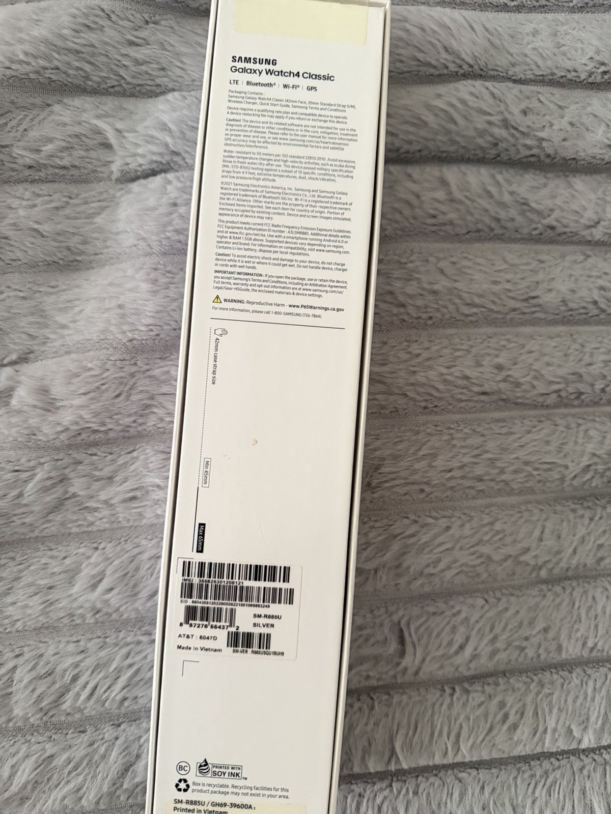 Samsung Galaxy Watch4 Classic 42mm Silver/White W/extra black hybrid strap EUC!