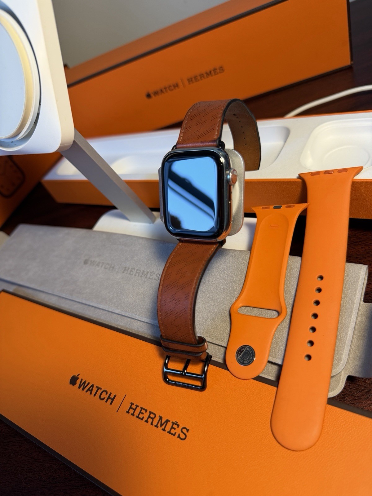 Apple Watch Hermes Series 8 GPS + Cellular, 45mm Silver Stainless Steel Case