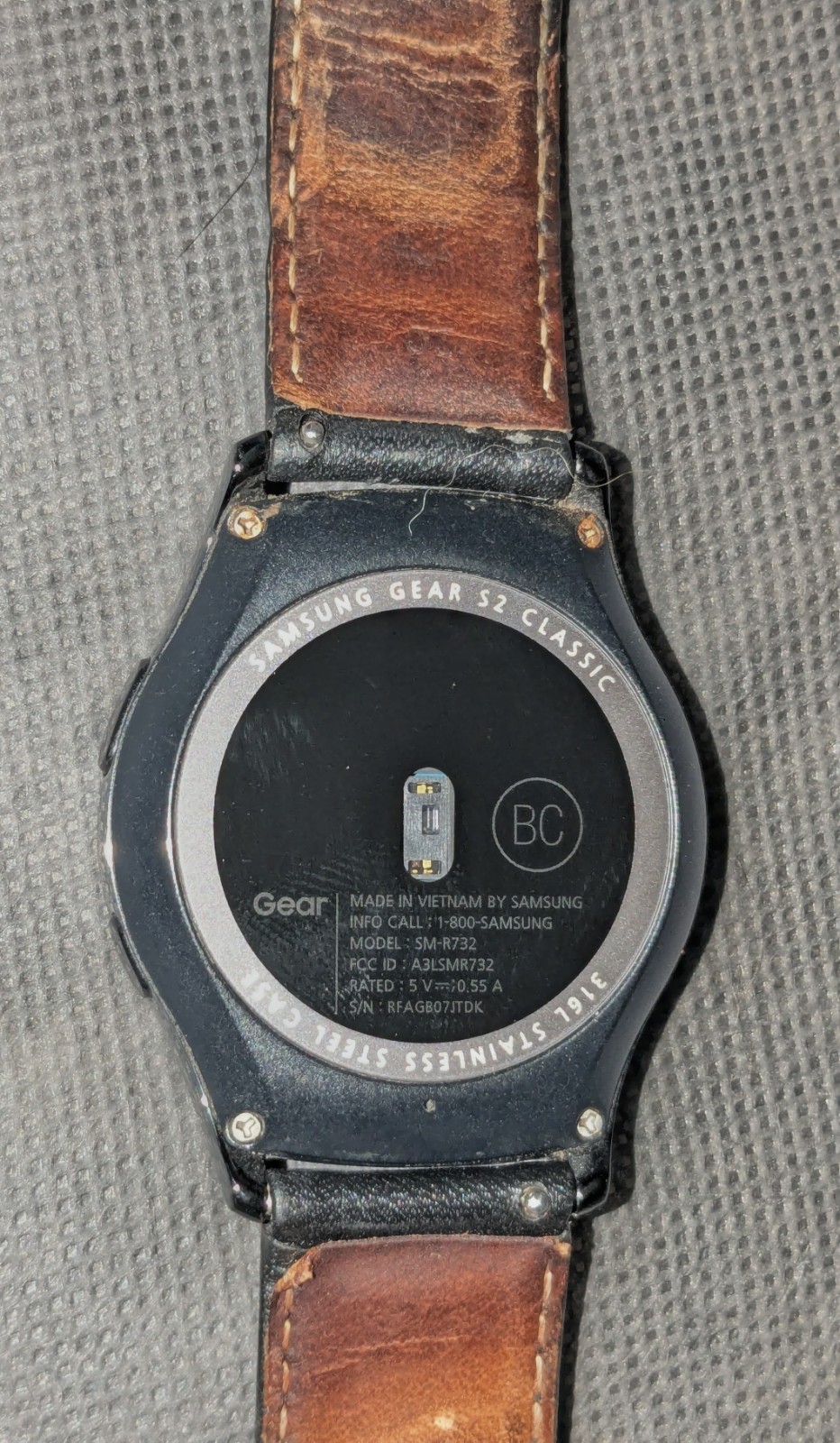 Samsung Gear S2 Classic Smartwatch Leather Band