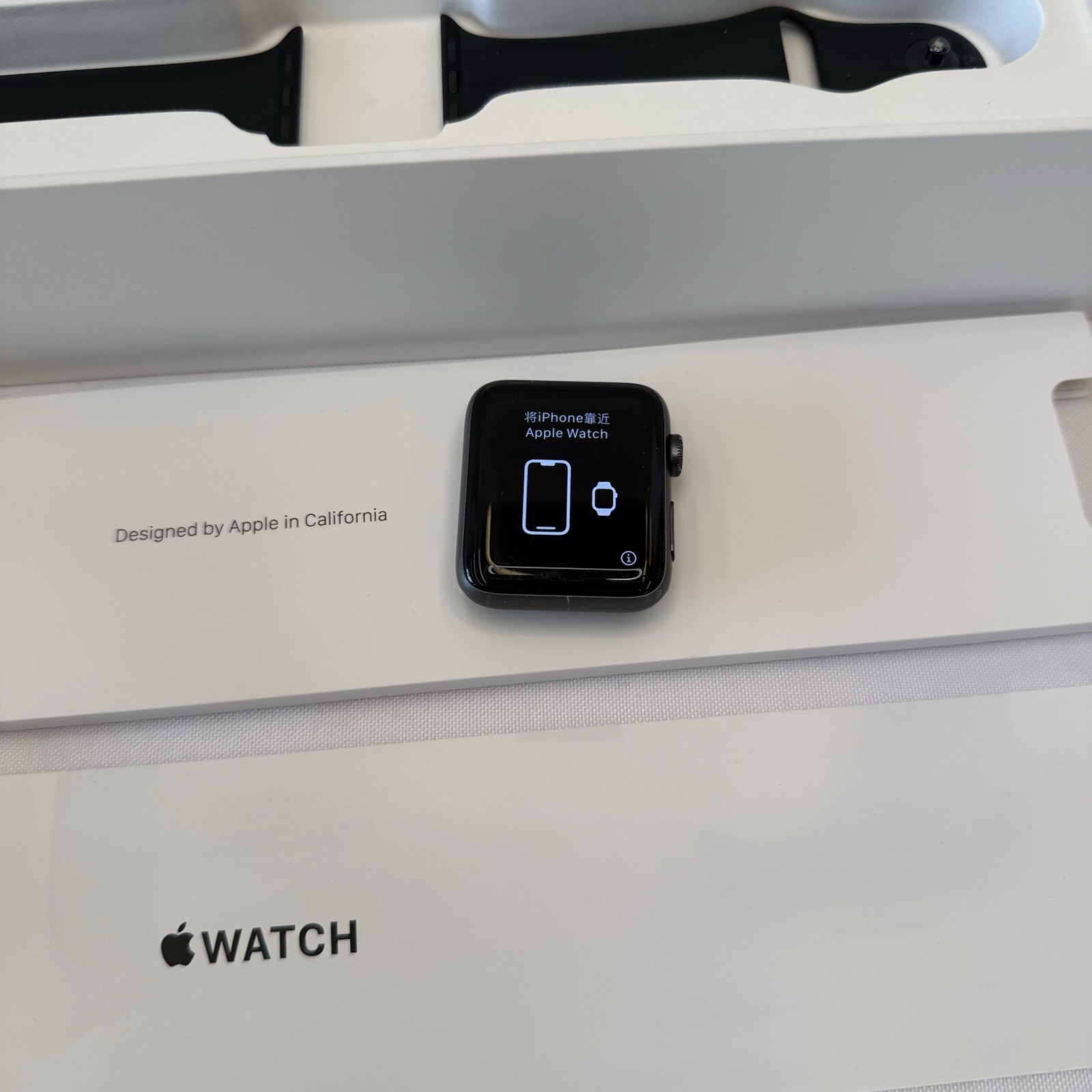 Apple Watch Series 3 (GPS) 42 mm Dark Gray Aluminum Bundle