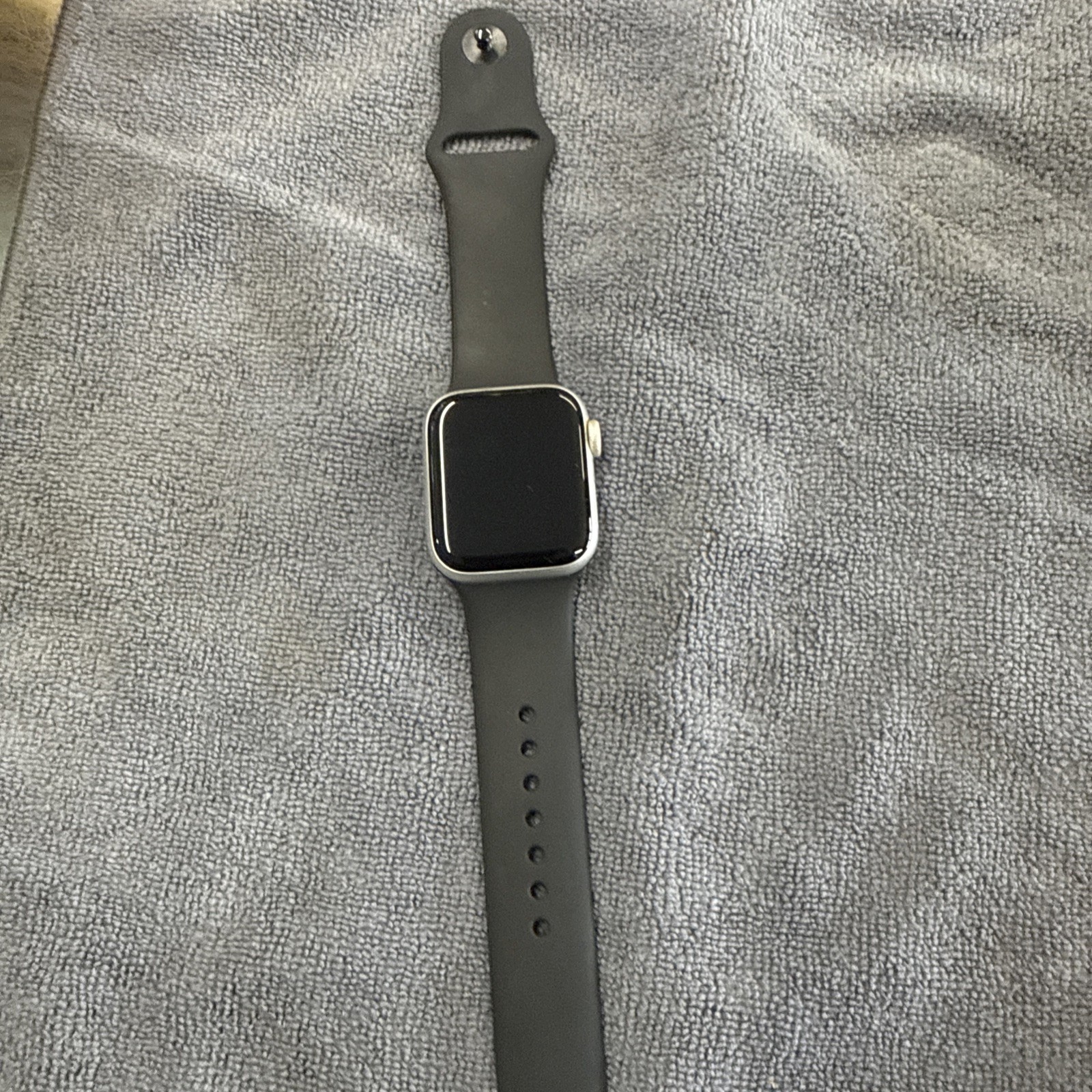 Apple Watch Series SE 2nd Generation 40mm (GPS + Cellular) Aluminum Case – Used