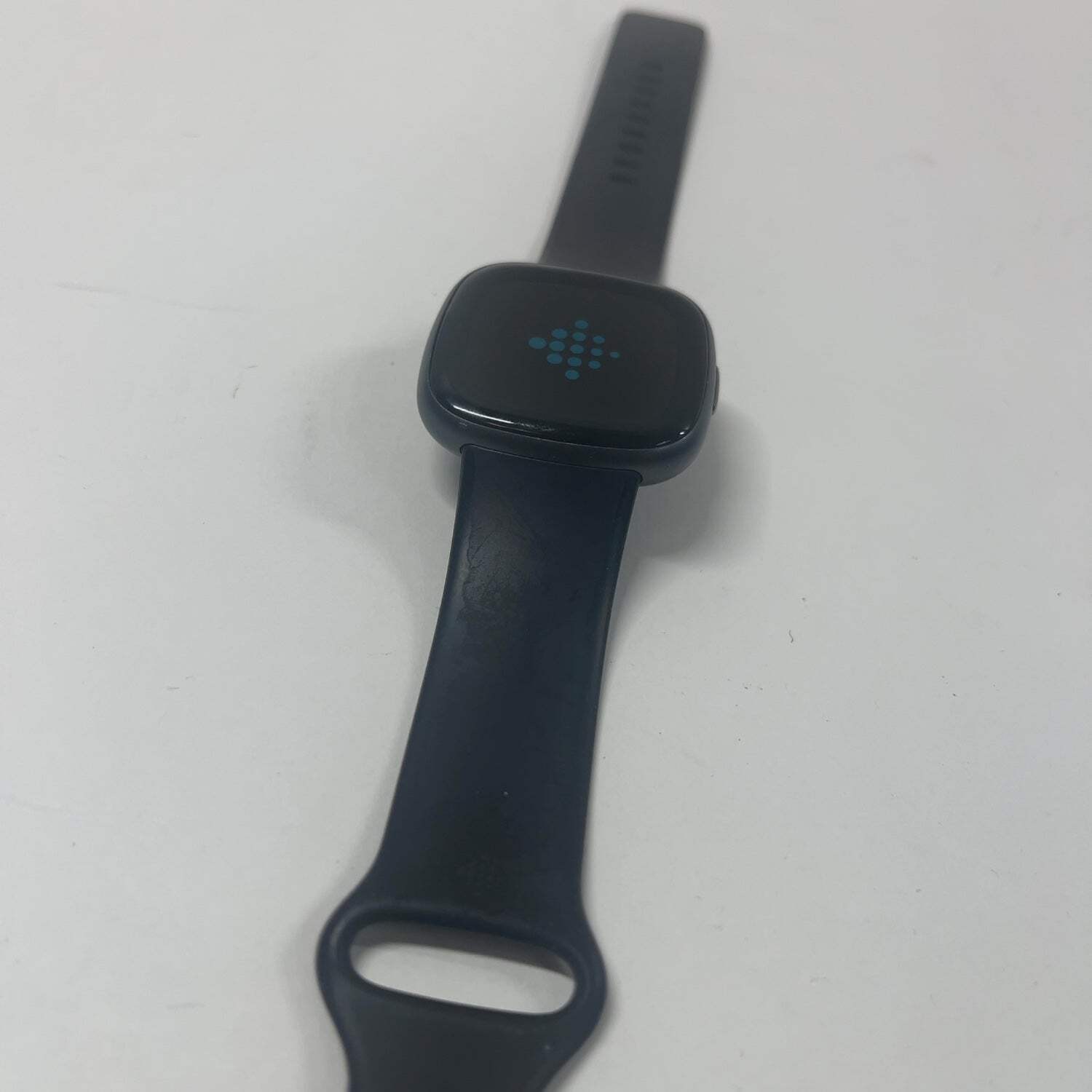 Broken Fitbit Versa 4 40mm Fitness Smartwatch FB523 Black
