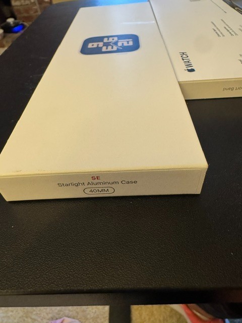 Apple Watch SE (Gen 2) 40mm Starlight Aluminum MRFW3LL/A NEW NIB Sport Band