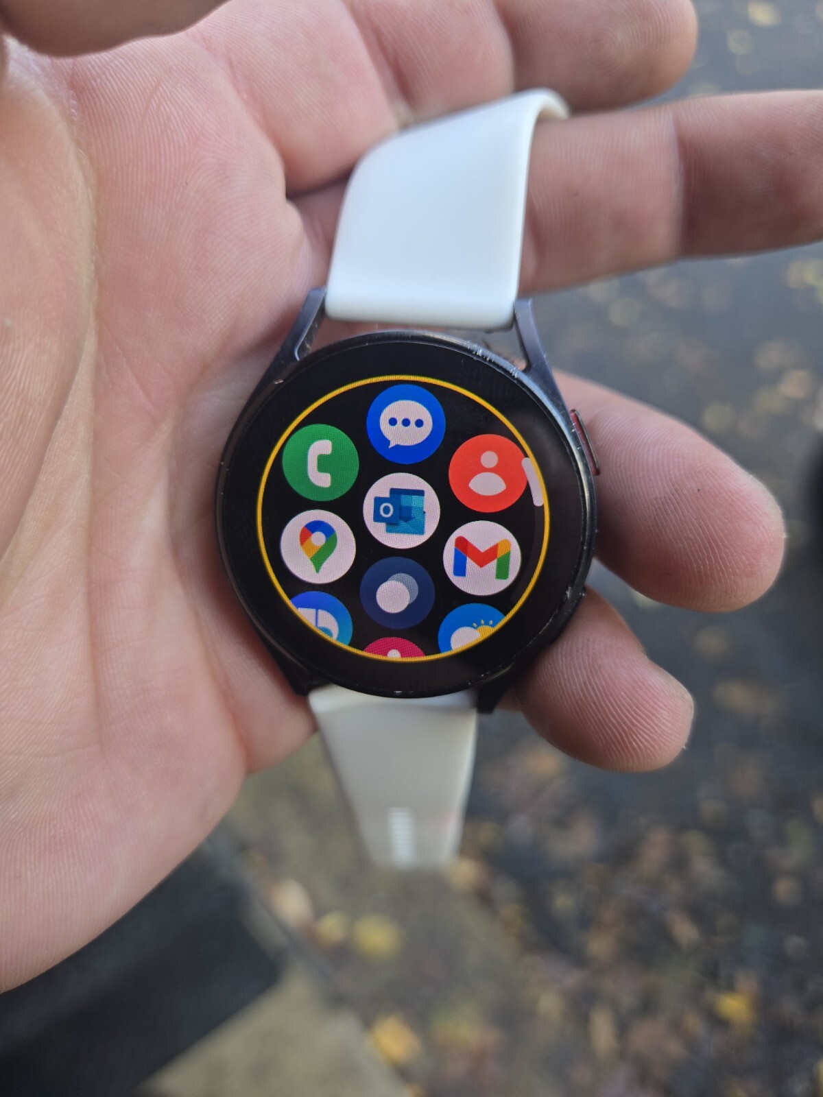 Samsung Galaxy Watch5 Aluminum Case with White Sport Band (4G)…verizon