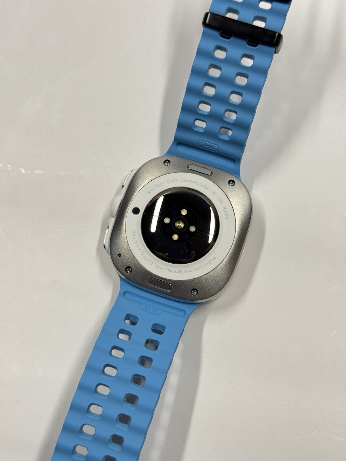 Samsung Galaxy Watch Ultra 47mm Titanium White LTE – Excellent Condition