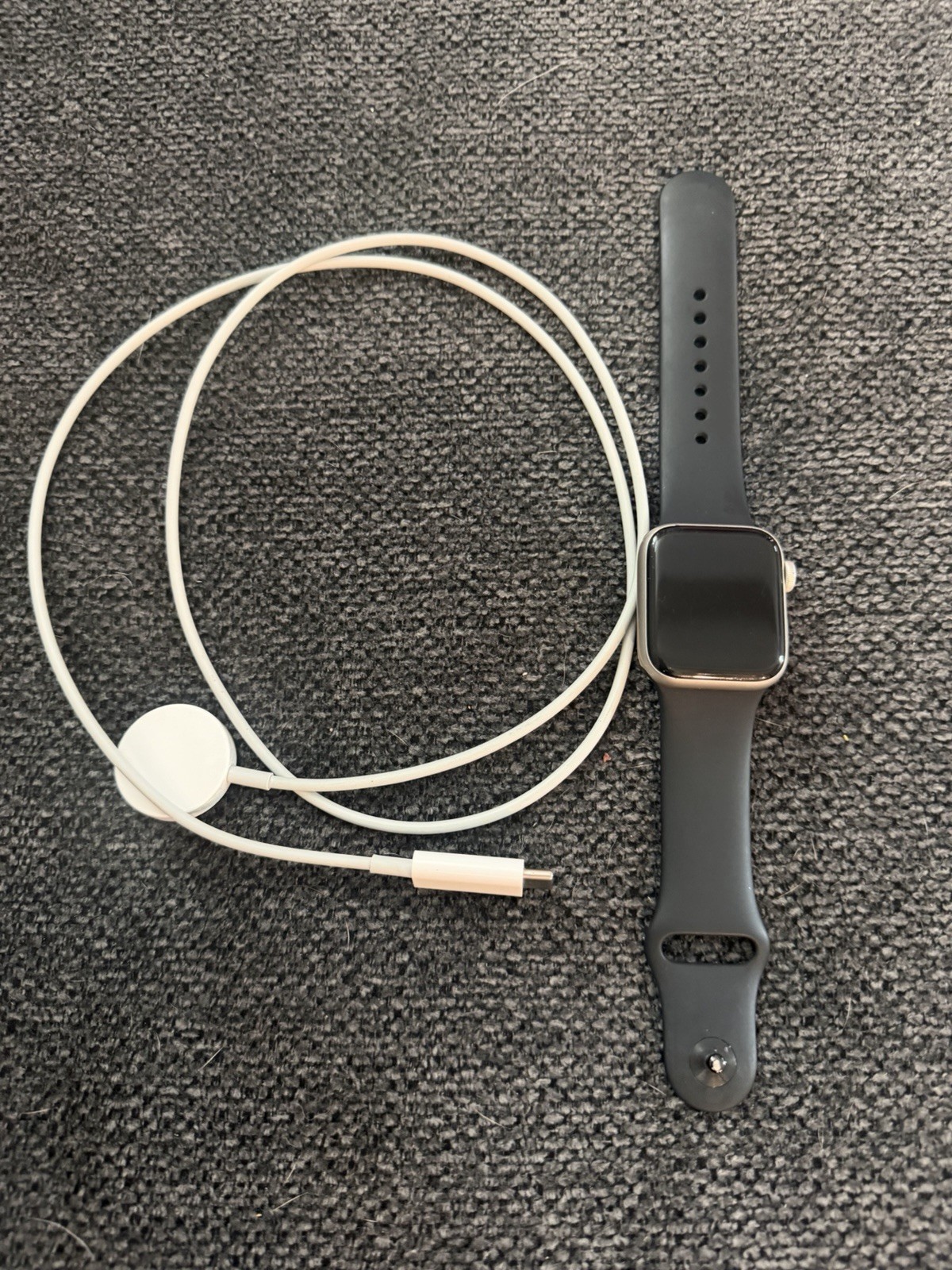 Apple Watch SE 40mm Gold Aluminum Unlocked with Accessories Excellent Condition