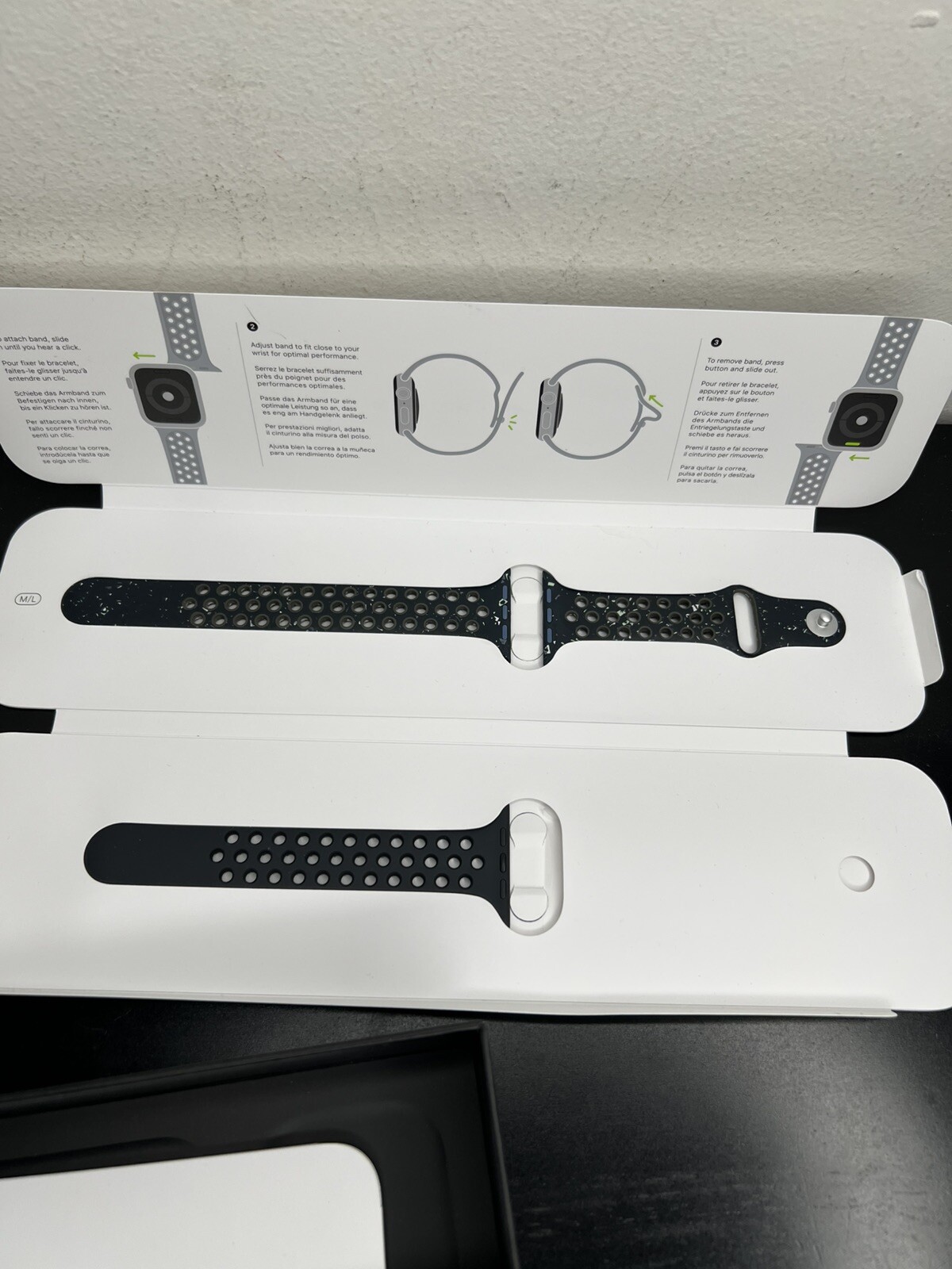 Apple Watch Series 5 x Nike 44mm (GPS + Cellular) Aluminum Space Gray Navy Band