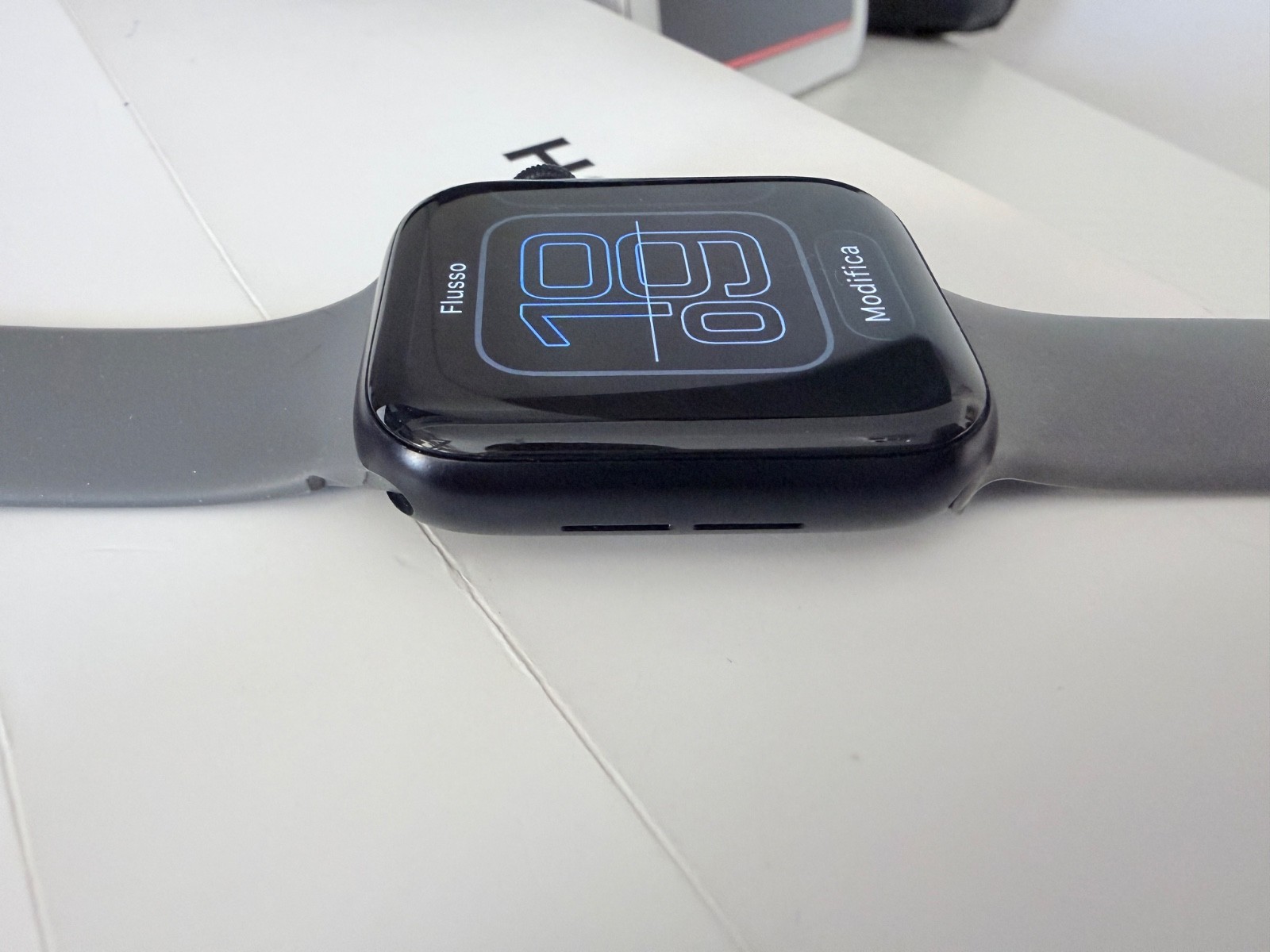 Apple Watch SE GPS 44mm Silver 2nd Gen Sport Band MNK23TY/A