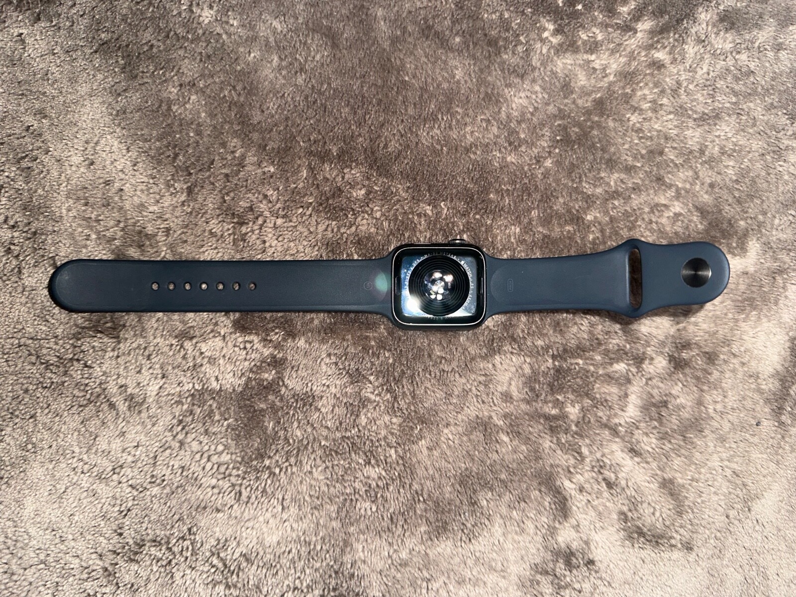 Apple Watch SE 44mm Space Gray Aluminum Case with Black Sport Band – Regular…
