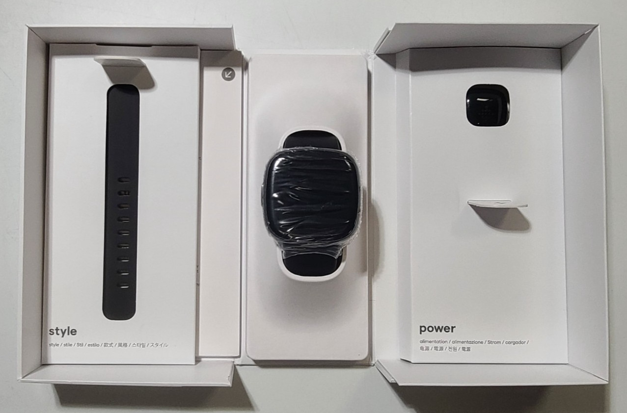 Fitbit (FB523BKBK-FRCJK) Versa 4 Fitness Smartwatch, Black