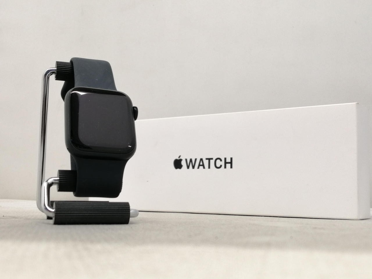 Apple Watch SE3 64GB Softbank Smartwatch Series 3 Black Aluminum