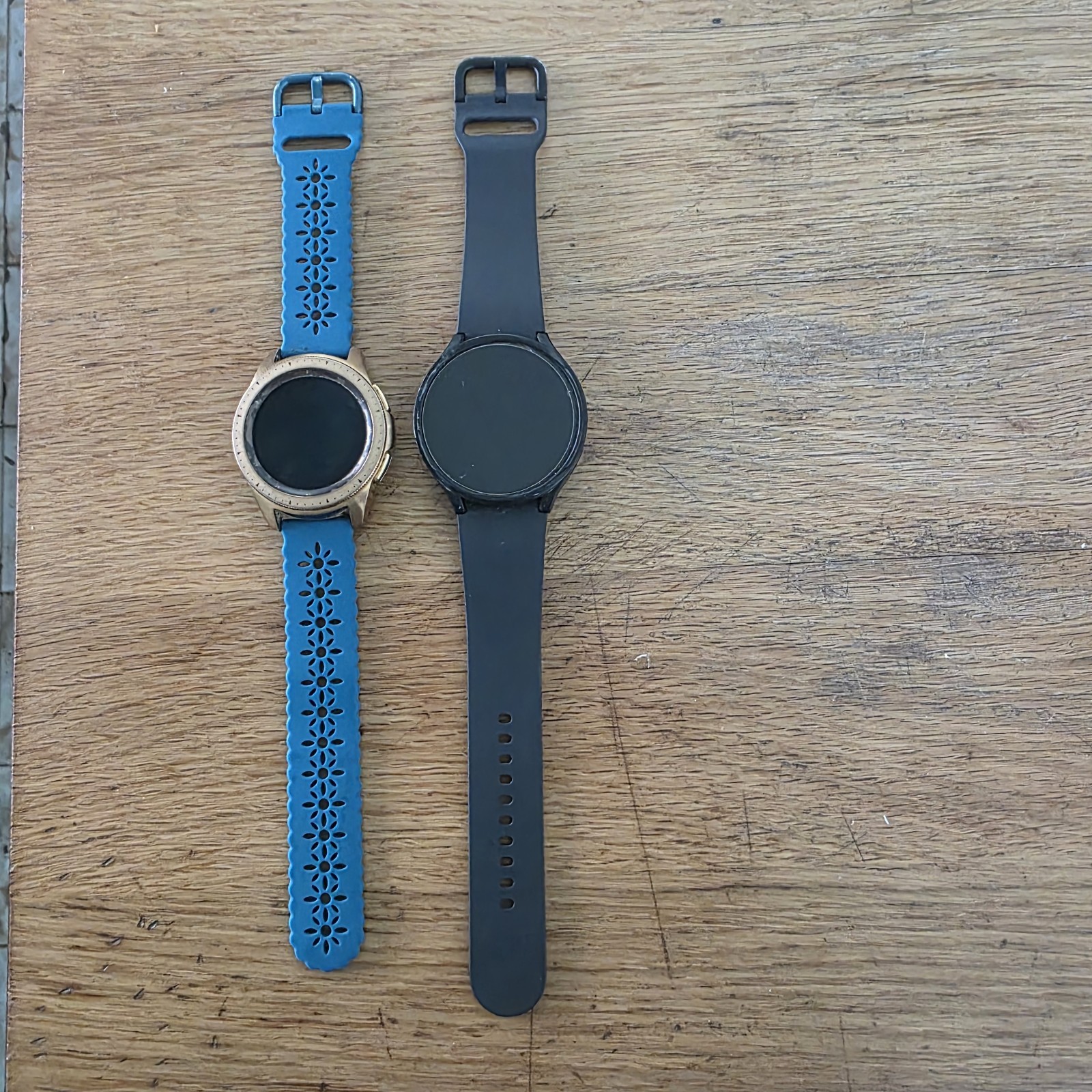 Samsung Galaxy Watch 6 SM-R940 Black 44mm And A Galaxy Watch SM R810
