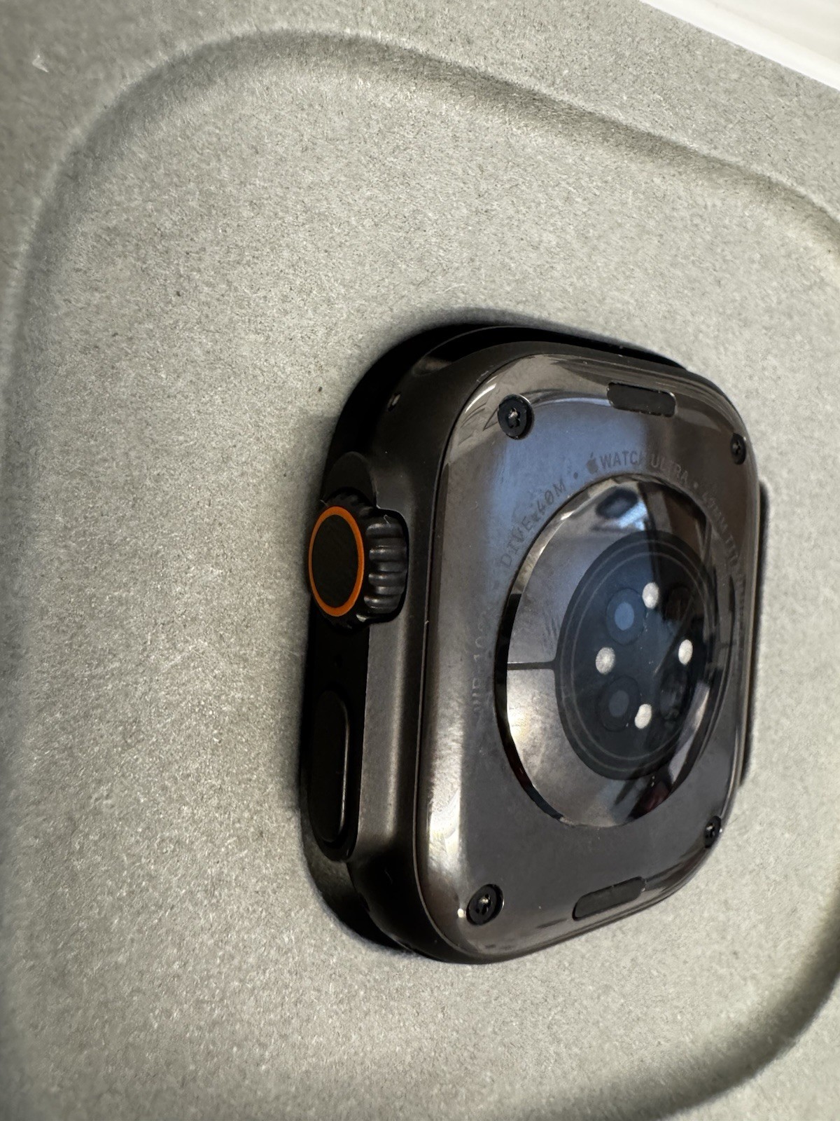 Apple Watch Ultra 2 GPS + Cellular 49mm Black Titanium Case Black Ocean Band