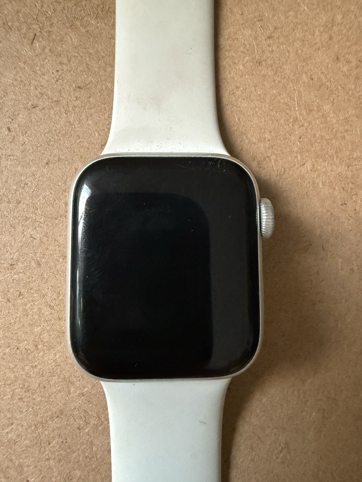 Apple Watch Series 6 A2351 40mm Silver Aluminum White Band 32GB