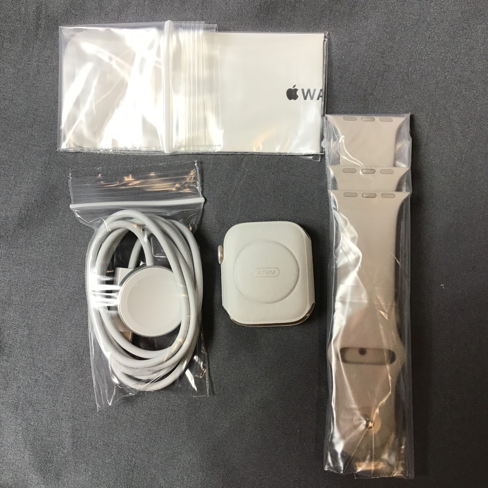 Apple Watch Series 7 [GPS, 41mm] – Starlight with Starlight Sport Band – MINT