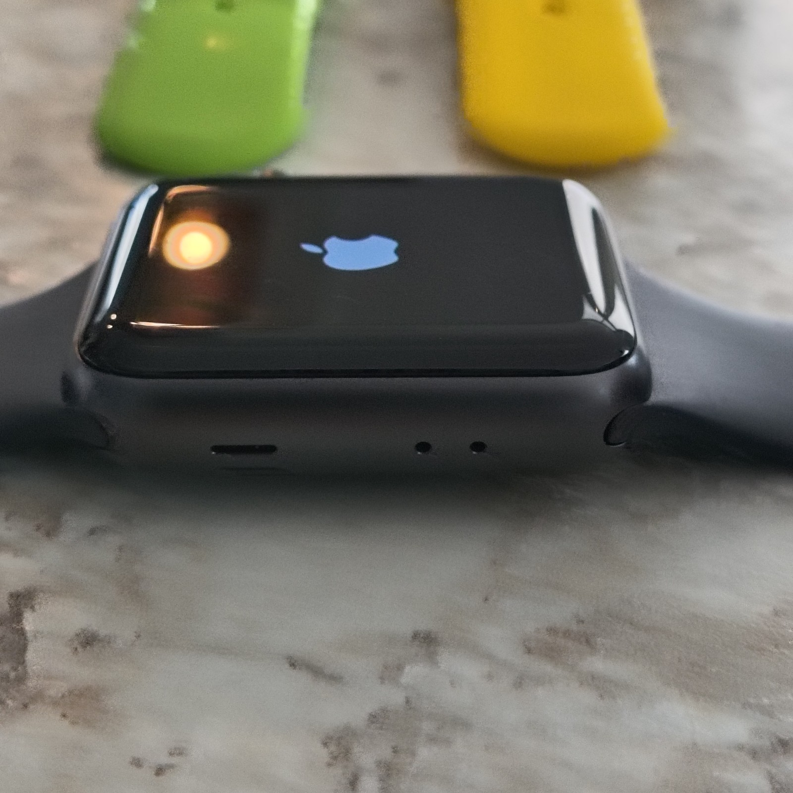 Apple Watch Series 3 42mm Aluminium Case with Sports Band – Space Gray/Black