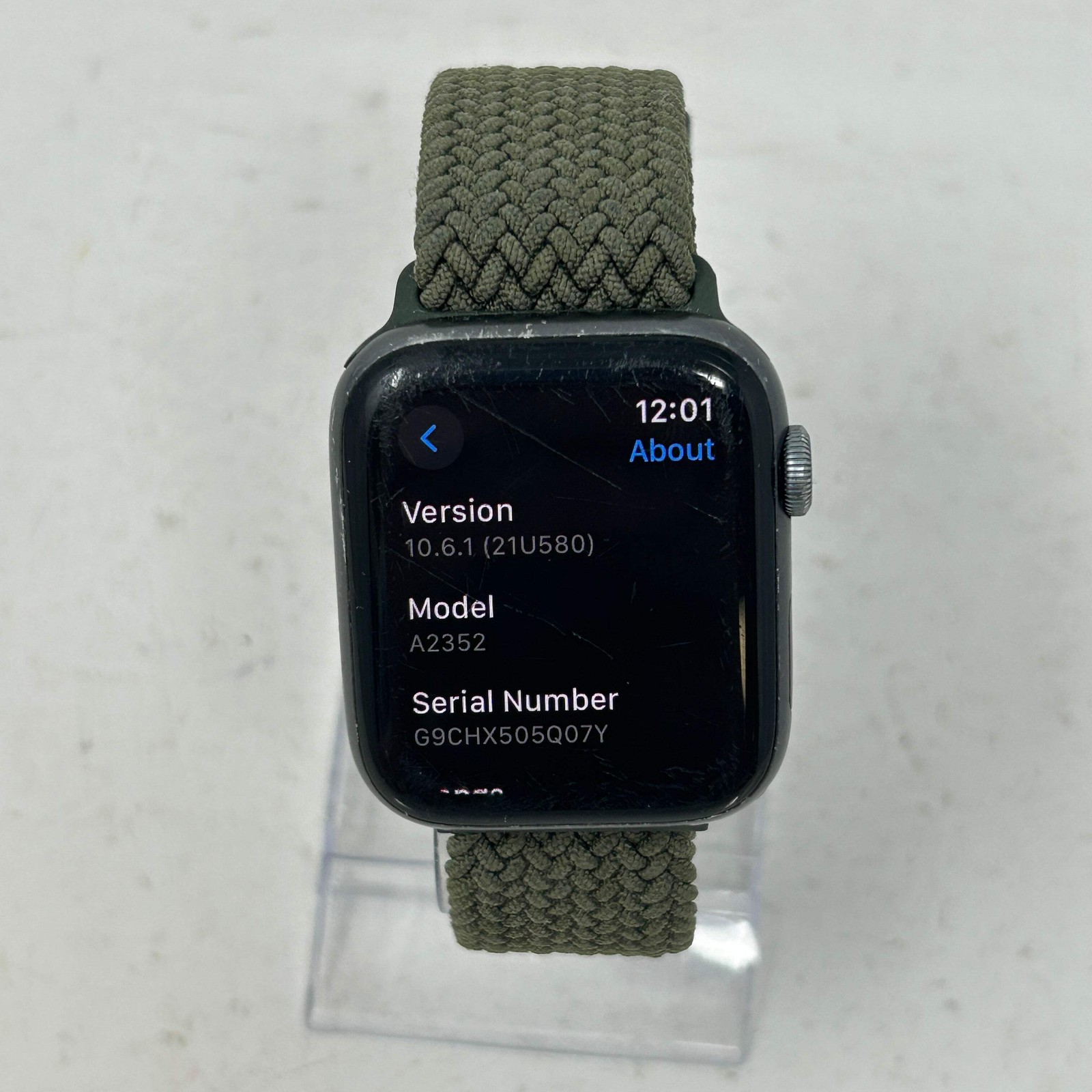 Broken GPS Only Apple Watch SE 1st Gen 44MM Aluminum Olive Green Braided Solo Lo