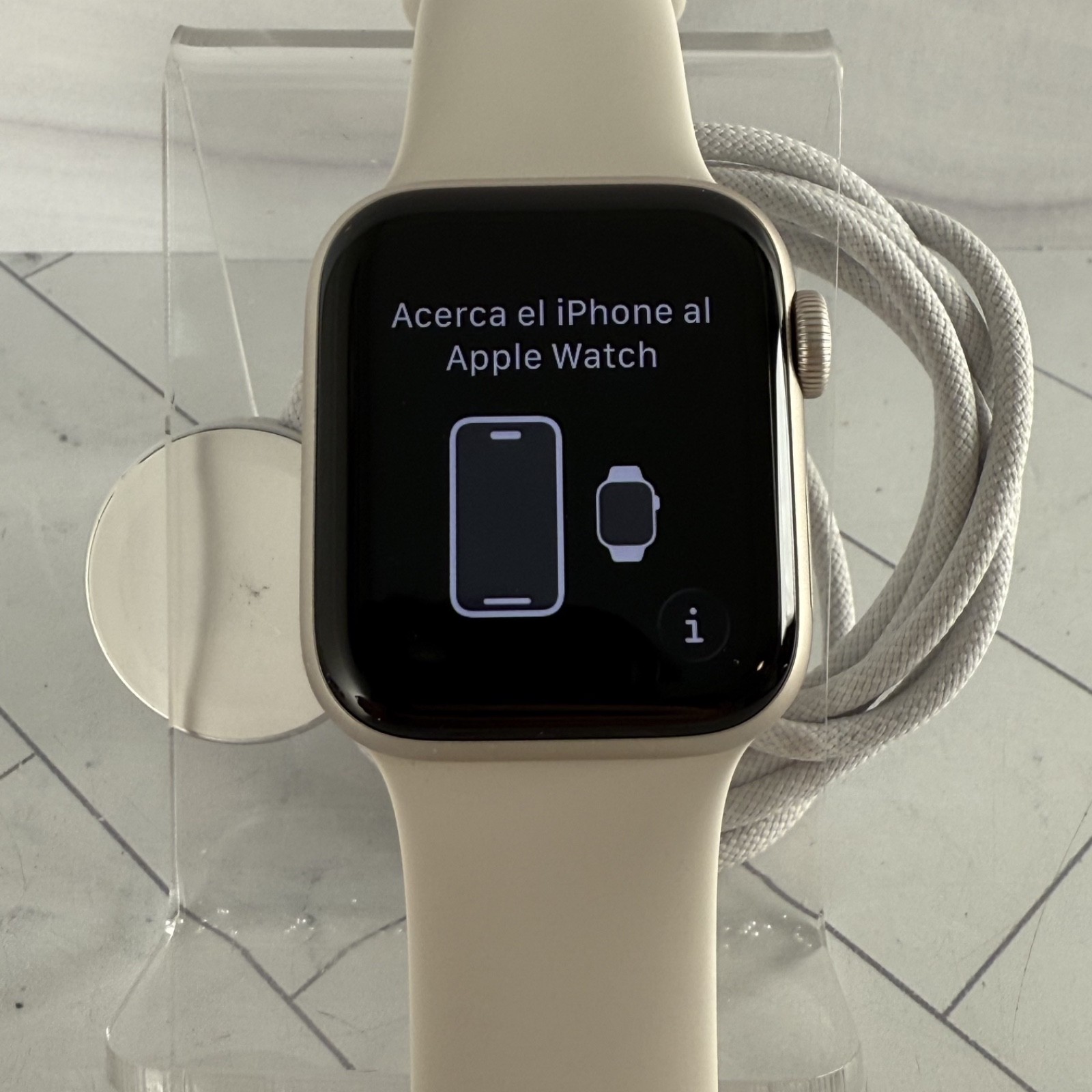 Apple Watch SE 3rd Gen A3326 WiFi + GPS Cellular Unlocked 40mm Starlight #H251
