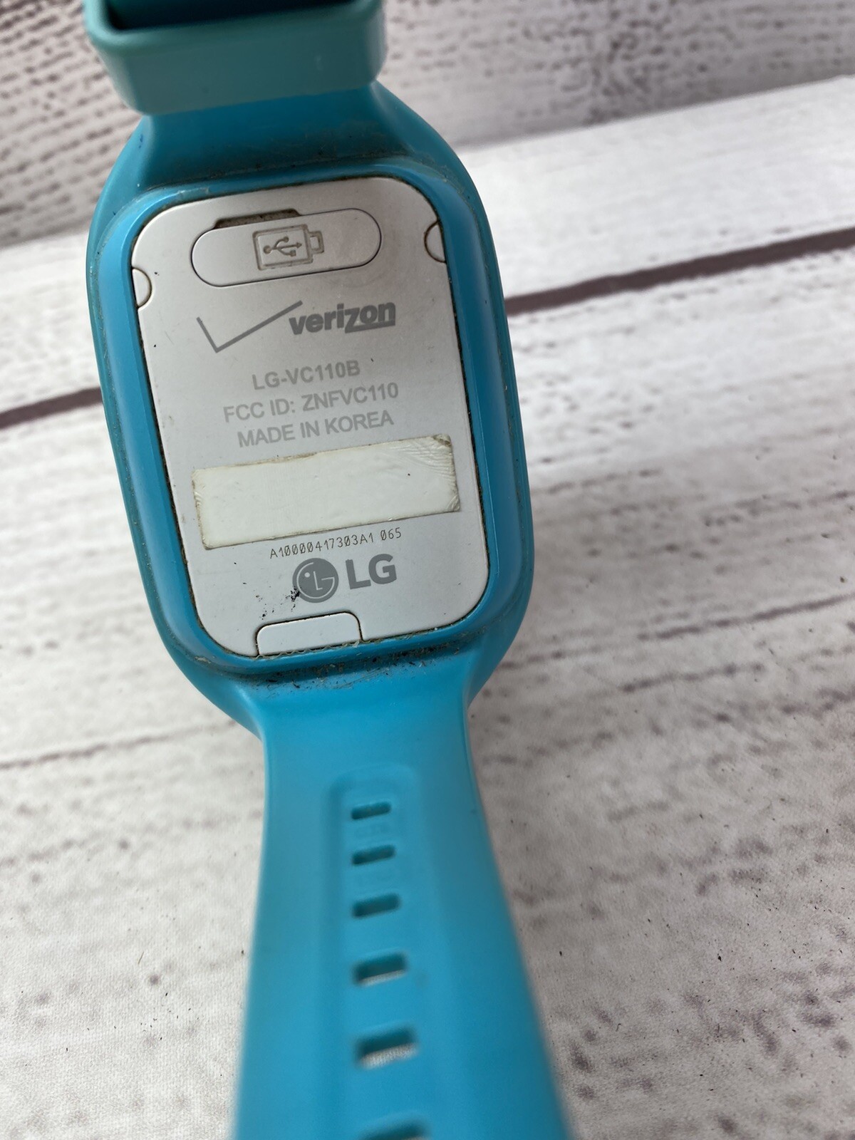LG Verizon LG-VC110B GizmoPal 2 Blue Smart Watch For Kids with Charger