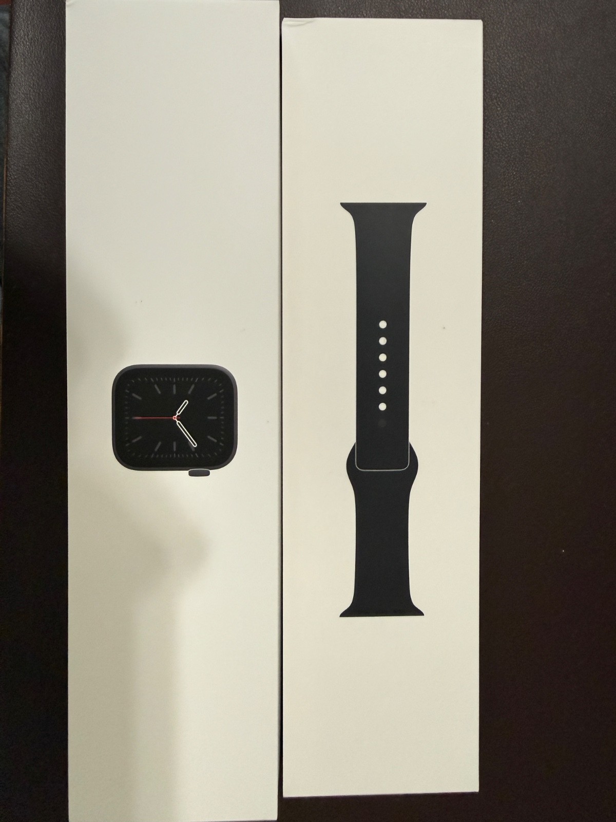 Apple Watch Series 6 40mm Space Gray Aluminum Case with Stainless Milanese Loop