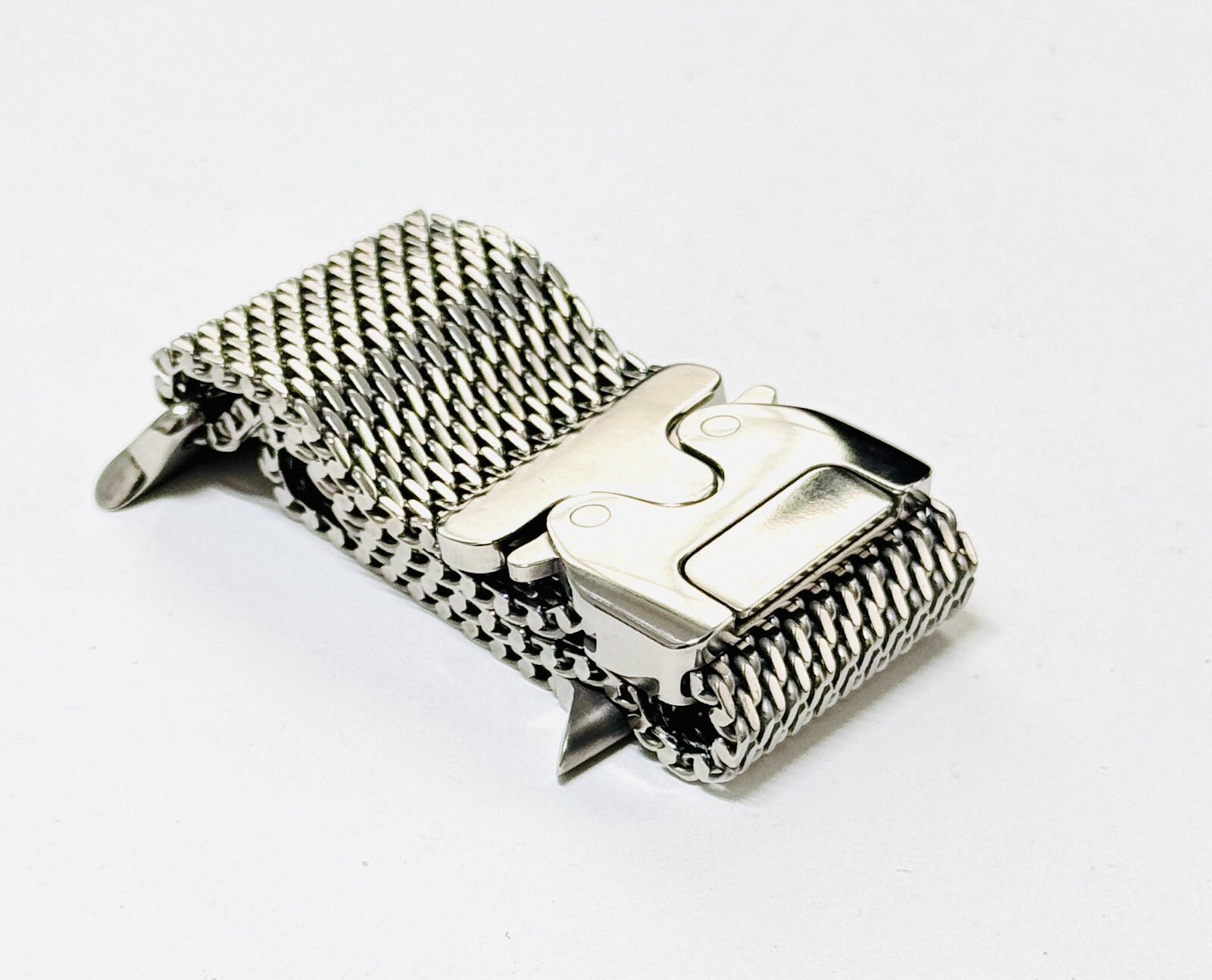 Apple Watch ULTRA 2 49mm CUSTOM Diamond Polished Apple Titanium Milanese Loop
