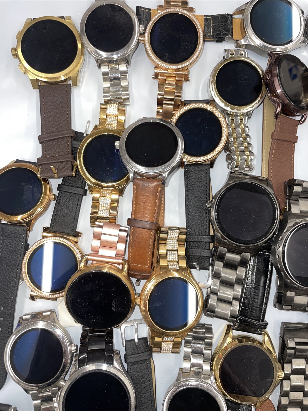 Wholesale watch lot of Fossil/Michael Kors Gen 3 Smart Watch Qty 100 Sku LAN24