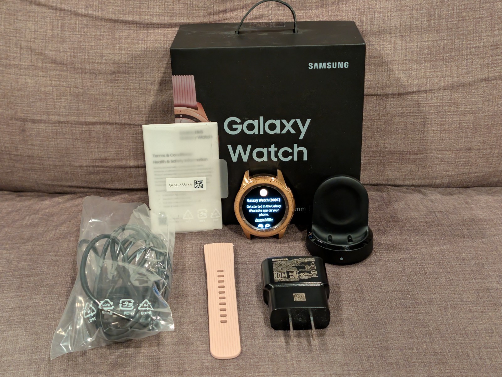Samsung Galaxy SM-R810 Smartwatch 42mm Stainless Steel – Rose Gold + Extras!
