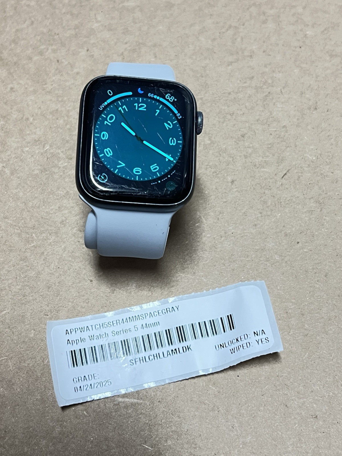 Apple Watch Series 5 44mm black Aluminum Case Sport Band GPS-LTE- burn