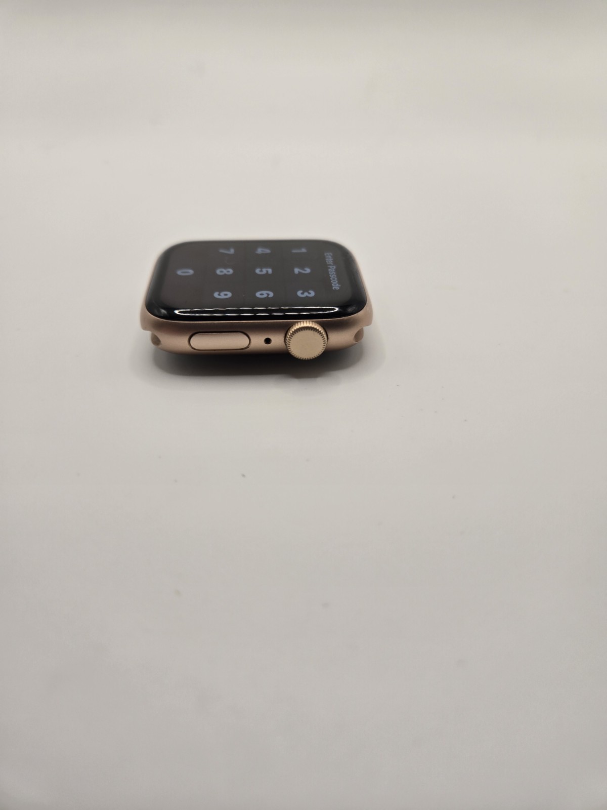 Broken GPS Only Apple Watch SE 1st Gen 44MM Aluminum A2352 Face As Is For Parts
