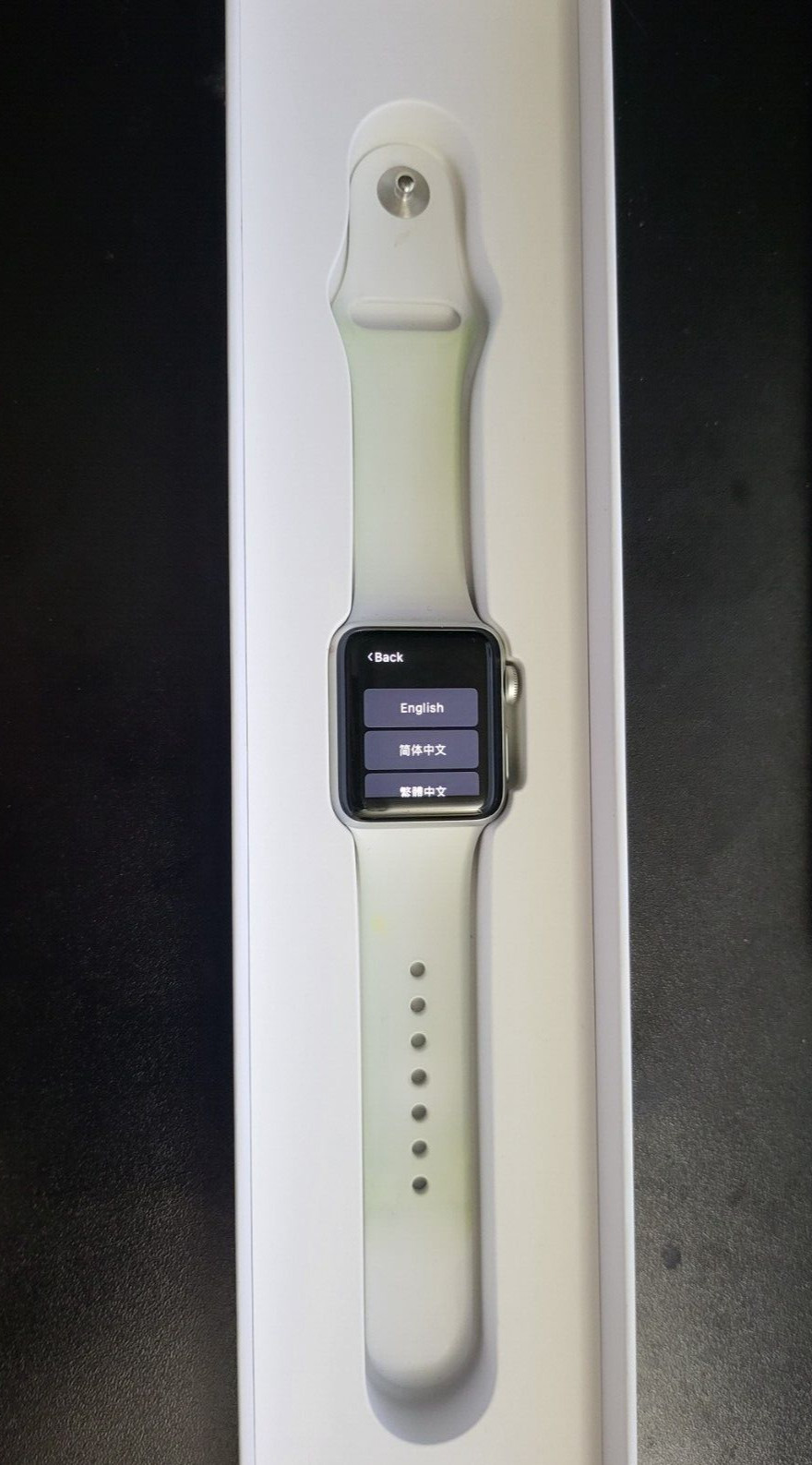 Apple Watch Series 3 38 mm Silver Aluminum Case White Sport Band Smartwatch