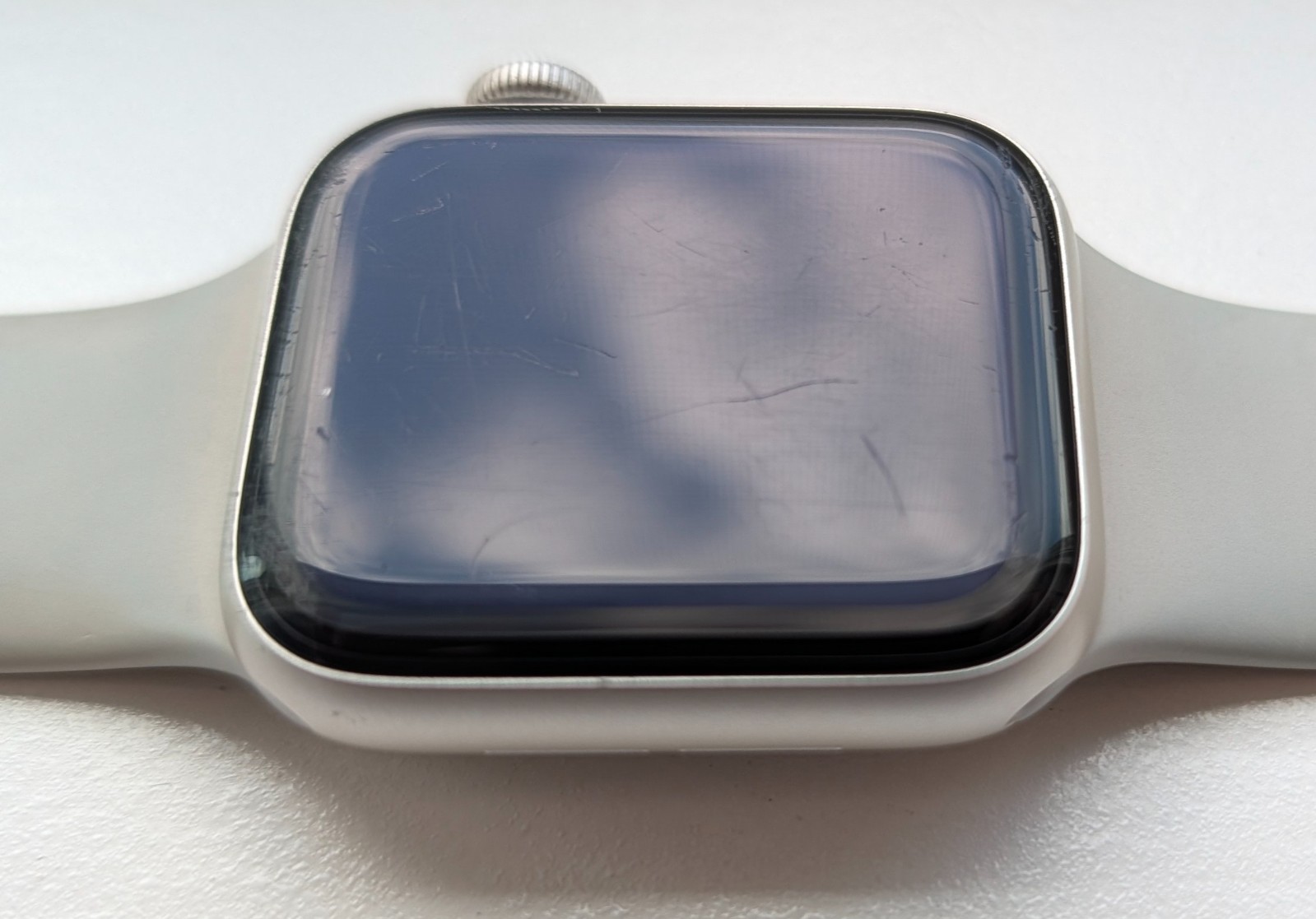 Apple Watch SE (2nd Gen) [GPS + Cellular 40mm] Starlight Aluminum + sport band