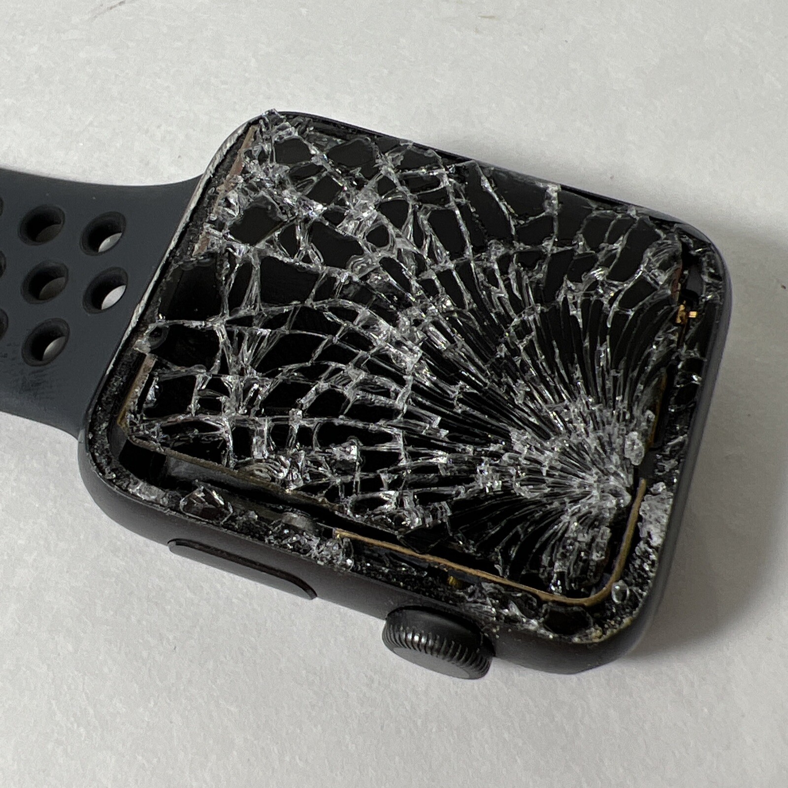 Apple Nike+ Watch Series 2 For Parts Or Repairs Only