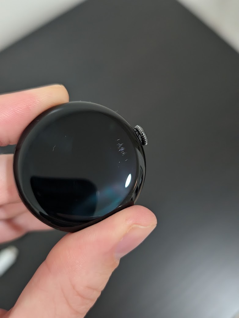 Google Pixel Watch 4 41mm Wi-Fi Matte Black Aluminum + Case