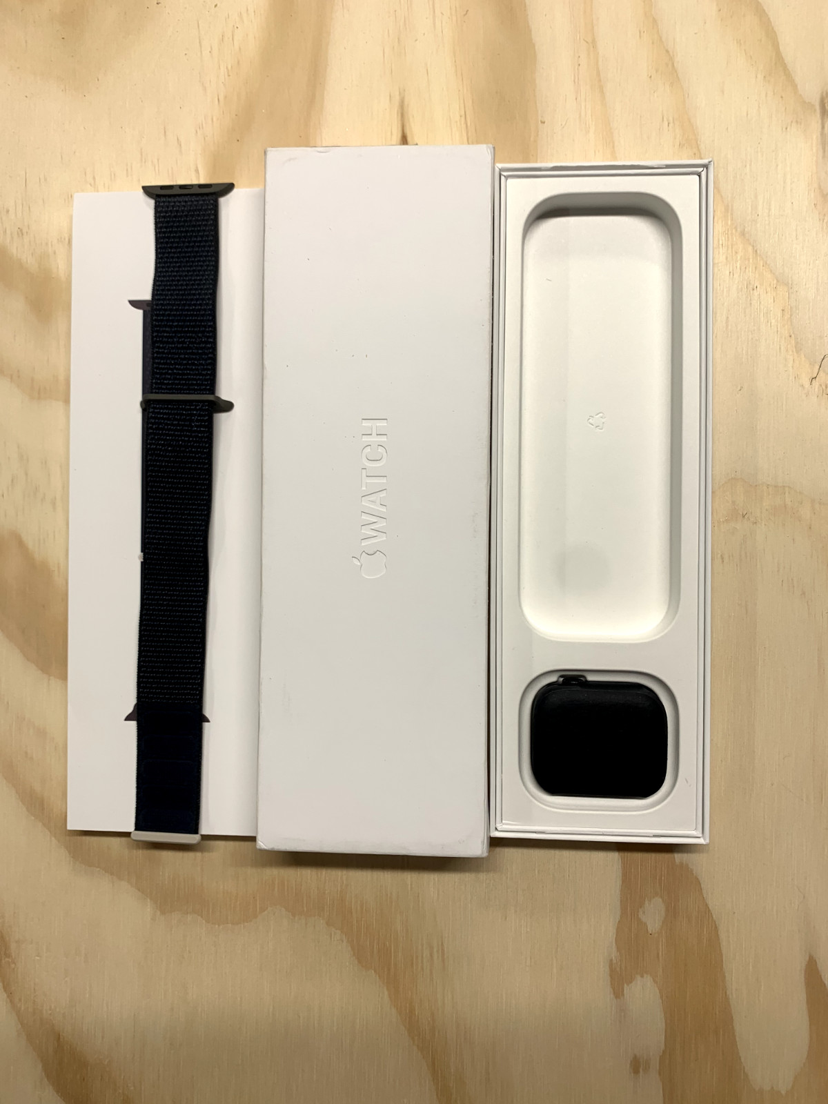Apple Watch Series 9 45mm Aluminum Case w/ Sport Loop – Midnight, w/ Accessories