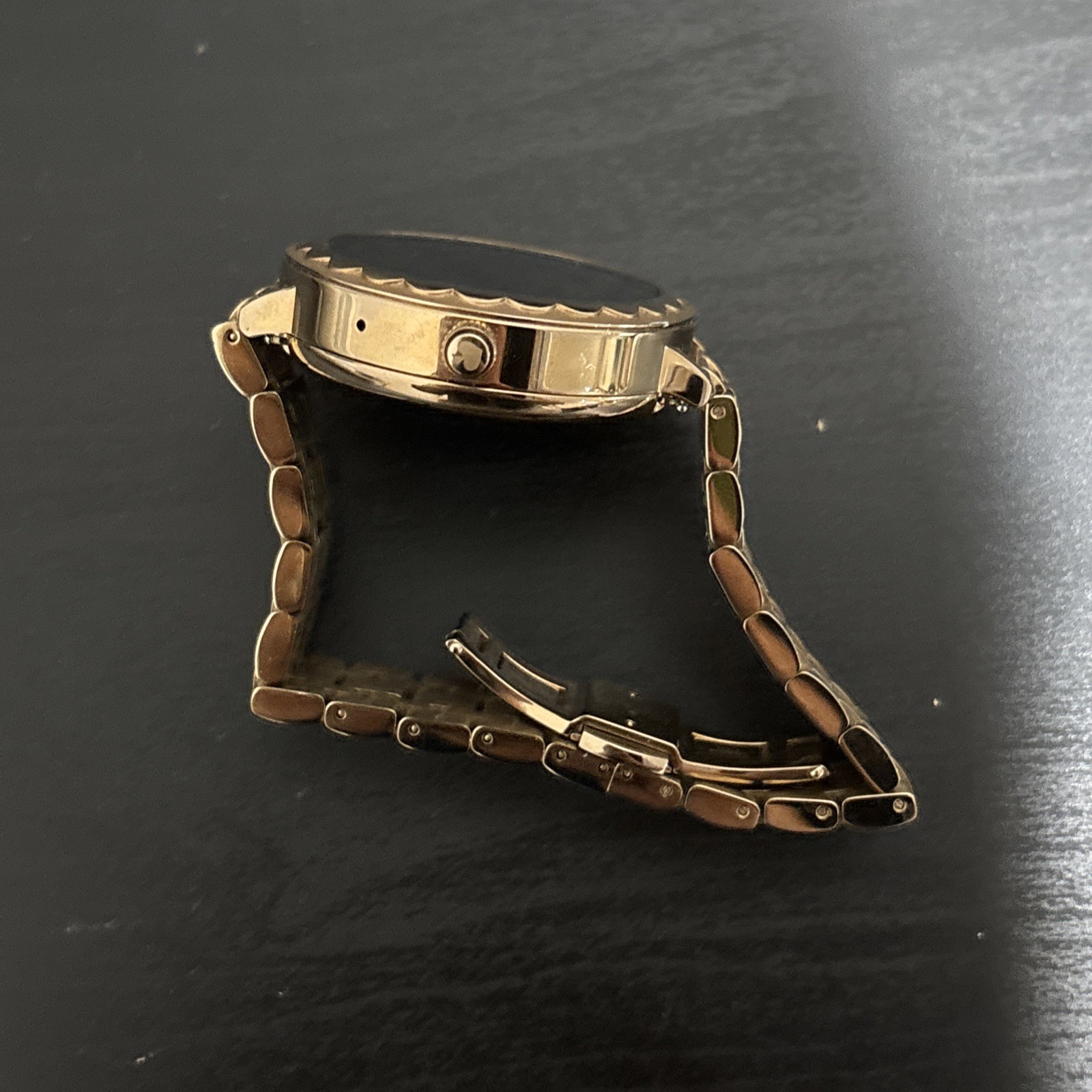 Kate Spade Digital Smart Watch Scallop Gold Tone DW5K1 Untested FOR PARTS ONLY