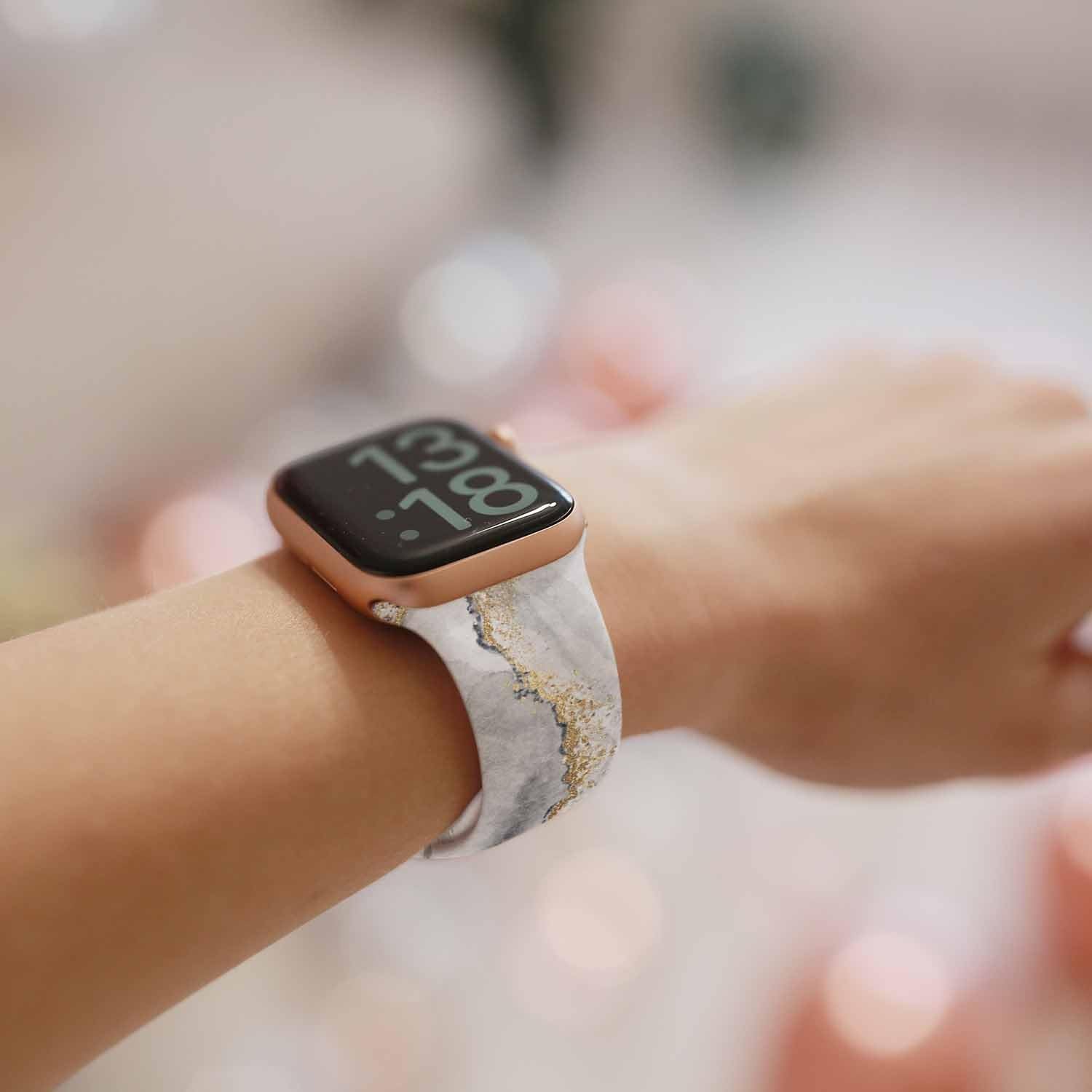 Silicone Strap Compatible with Apple Watch Series 10 9 8 7 6 5 4 3 2 1 SE