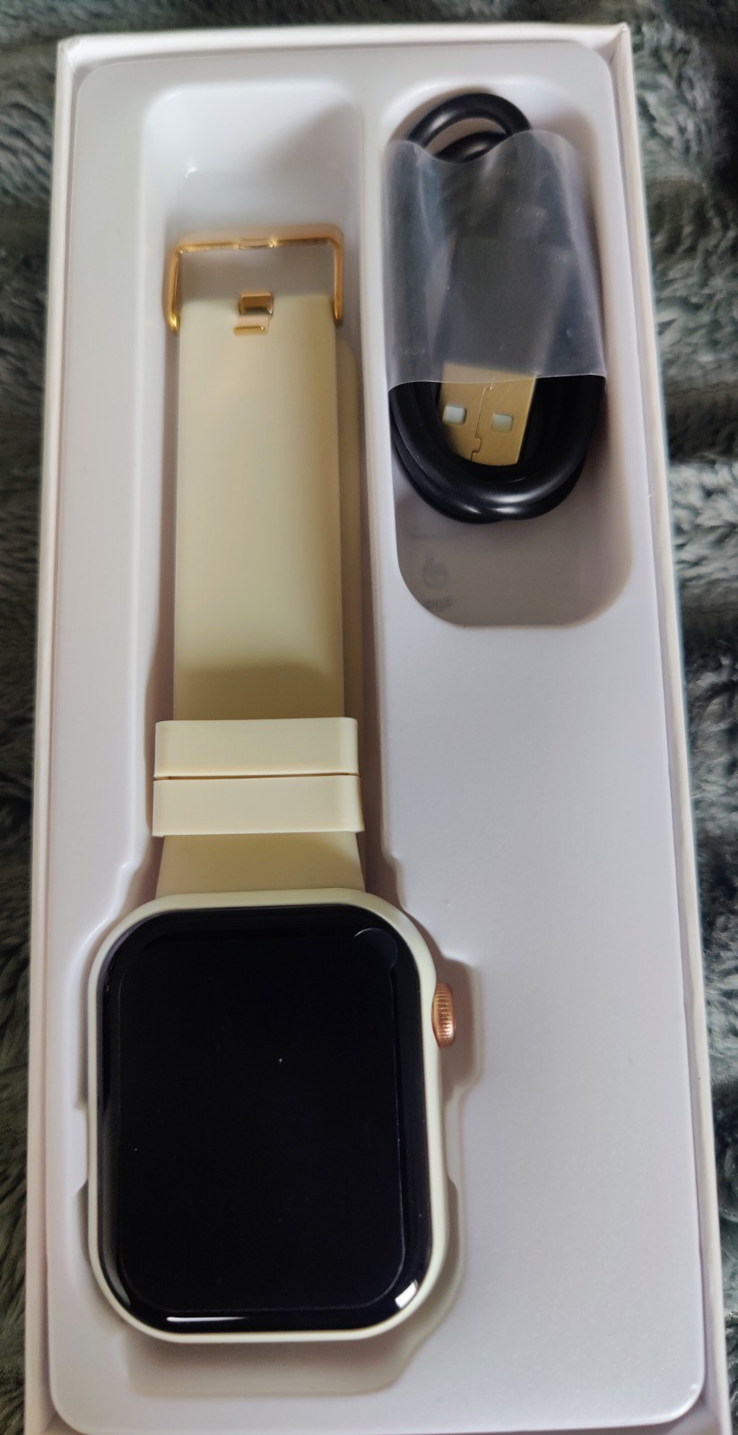 Wearables Smartwatch Cream Color