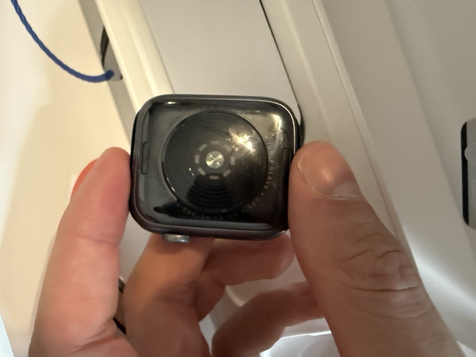 Apple Watch SE (1st Gen) 44mm Space Gray Aluminum (GPS ONLY) w/ Black Sport Band