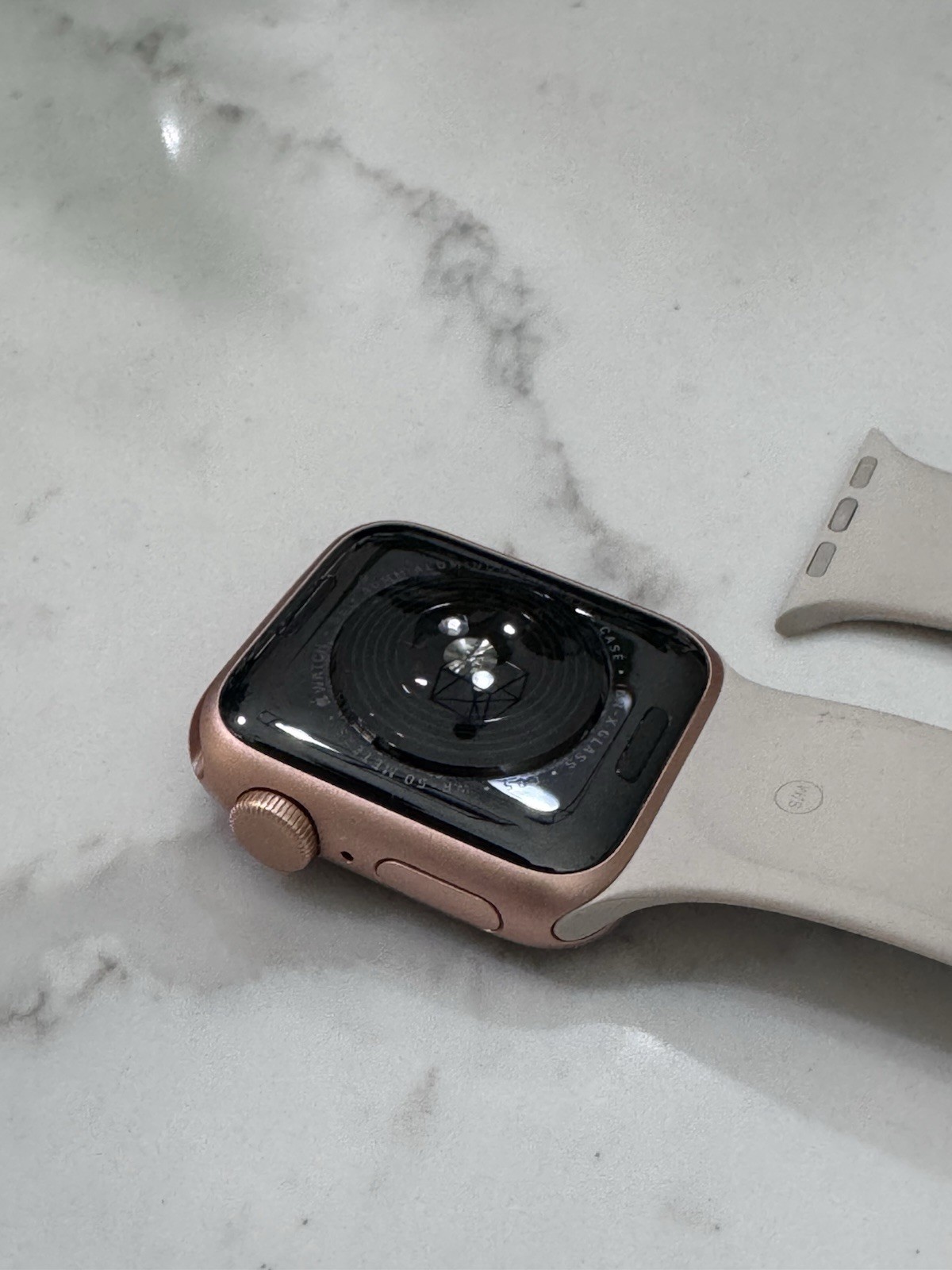 Apple Watch SE (1st Generation) 40mm A2351 – Cracked Glass Face – GPS Edition