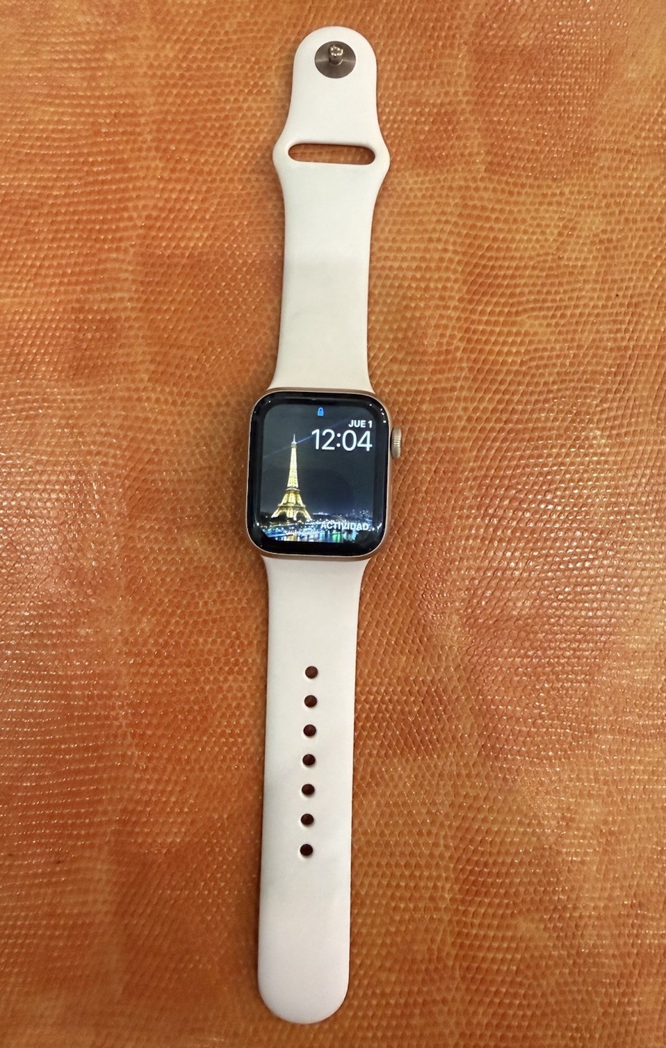 Apple Watch Series 4 40mm Gold Aluminum Case Pink Sand Sport Band GPS A1977