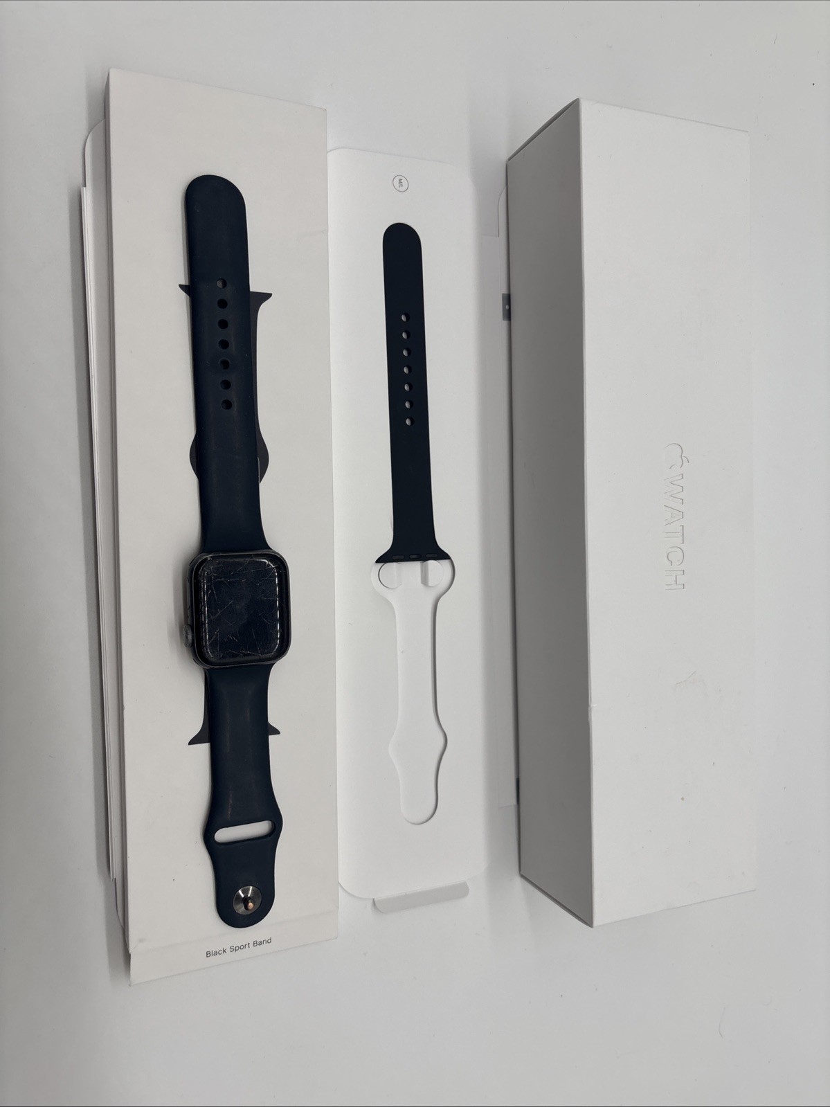 Apple Watch Series 4 40mm 44mm (CRACKED+WORKING) Space Gray W/ Box And Strap
