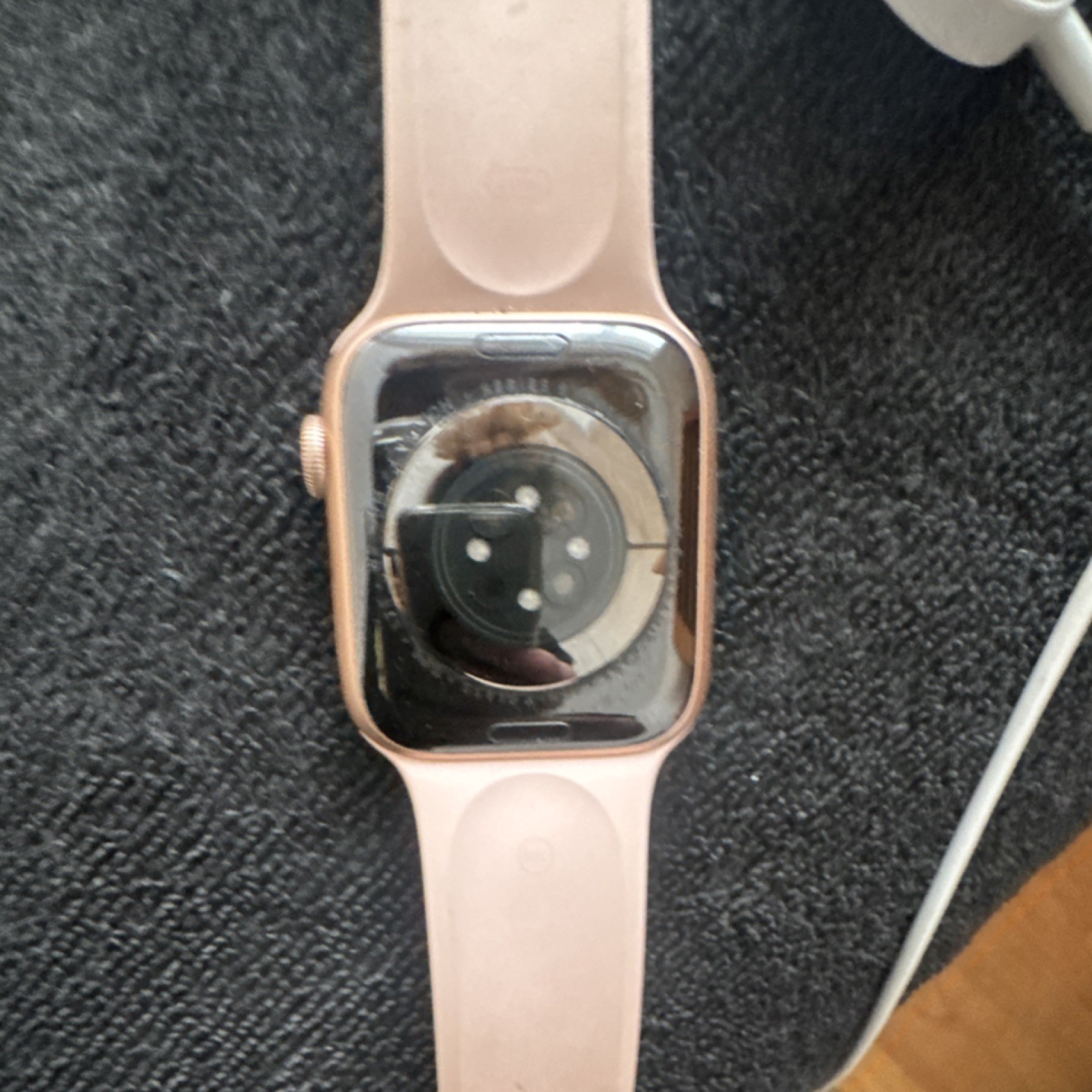 Apple 40mm Gold Aluminum Smartwatch Pink Silicone Band,
